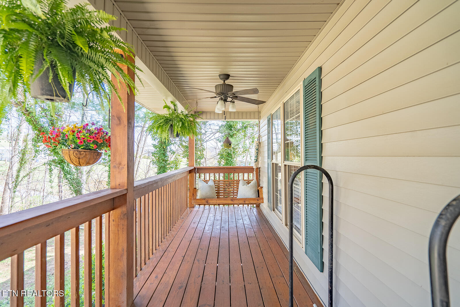 291 Twin Lane Washburn TN 37888