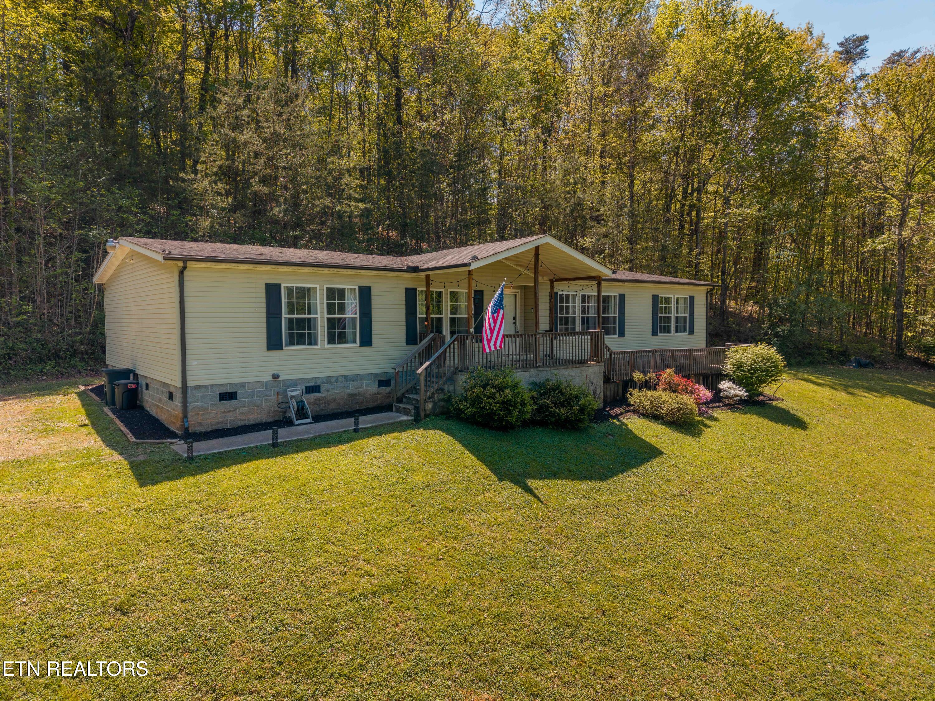 631 Laurel Road Clinton TN 37716