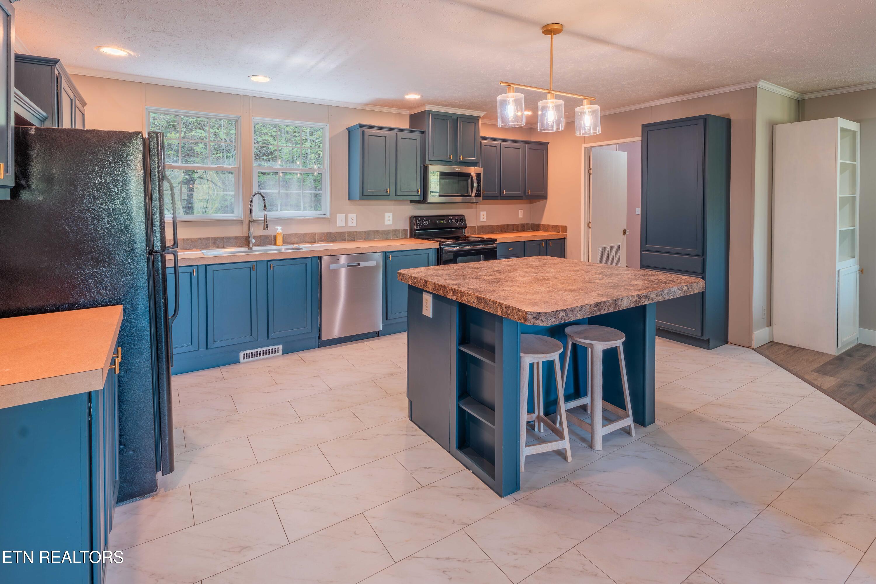 631 Laurel Road Clinton TN 37716