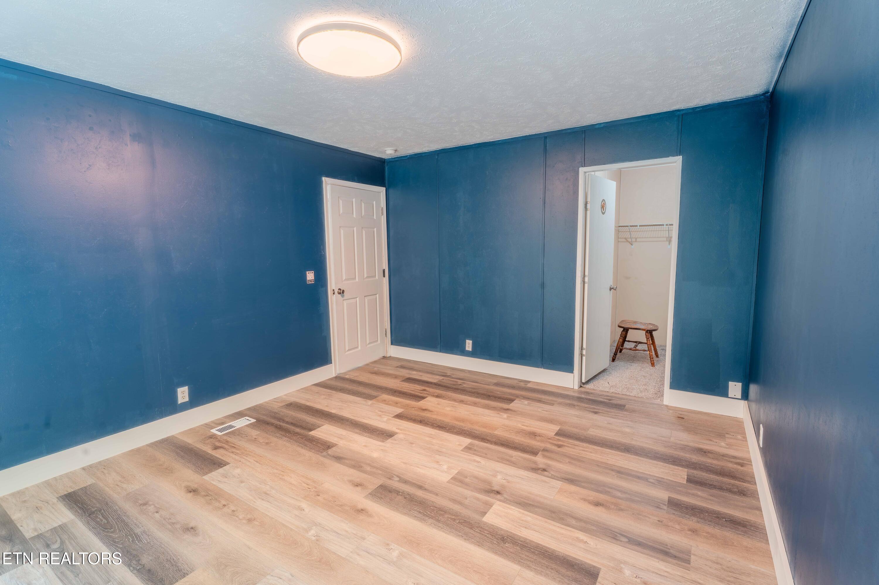 631 Laurel Road Clinton TN 37716