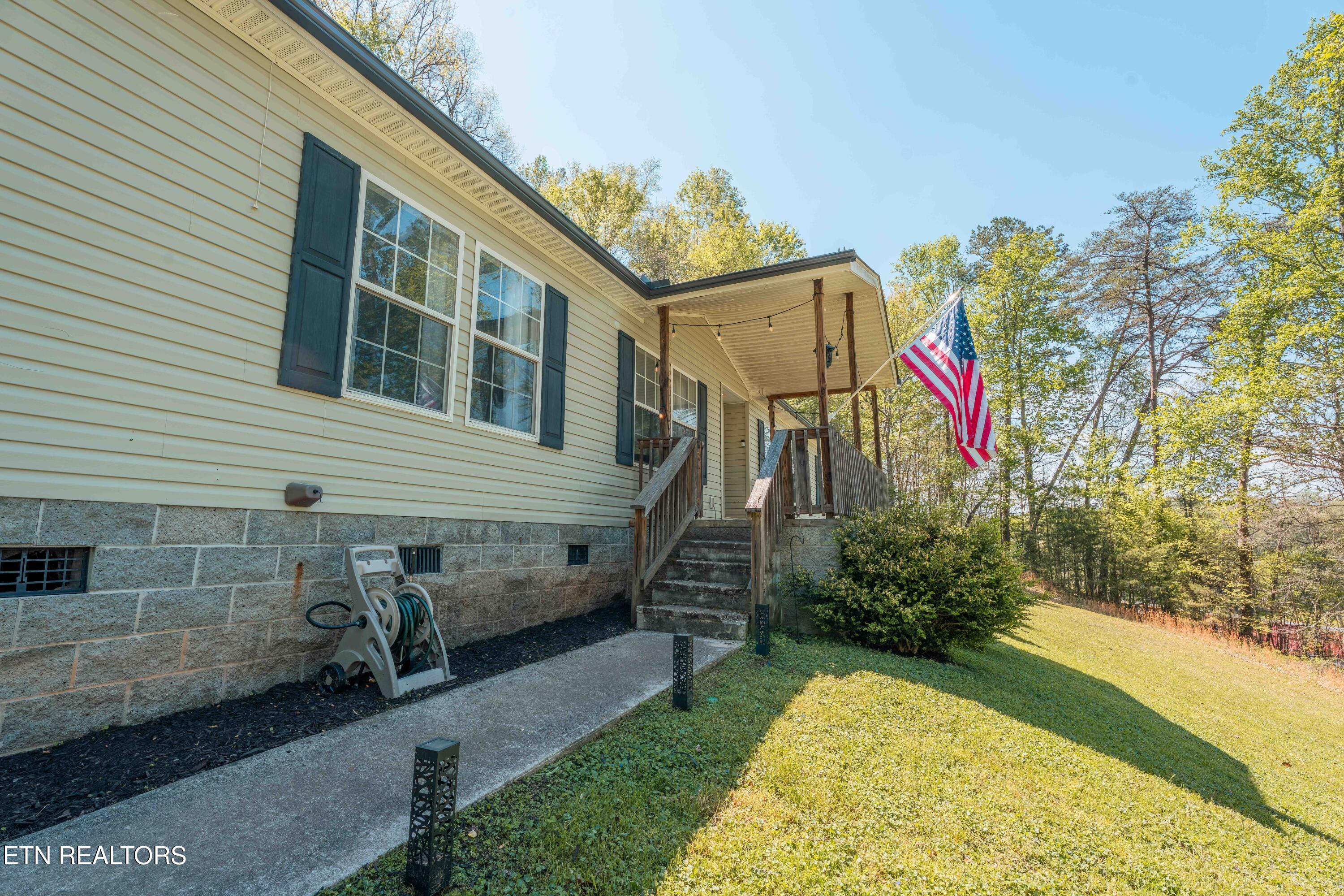 631 Laurel Road Clinton TN 37716