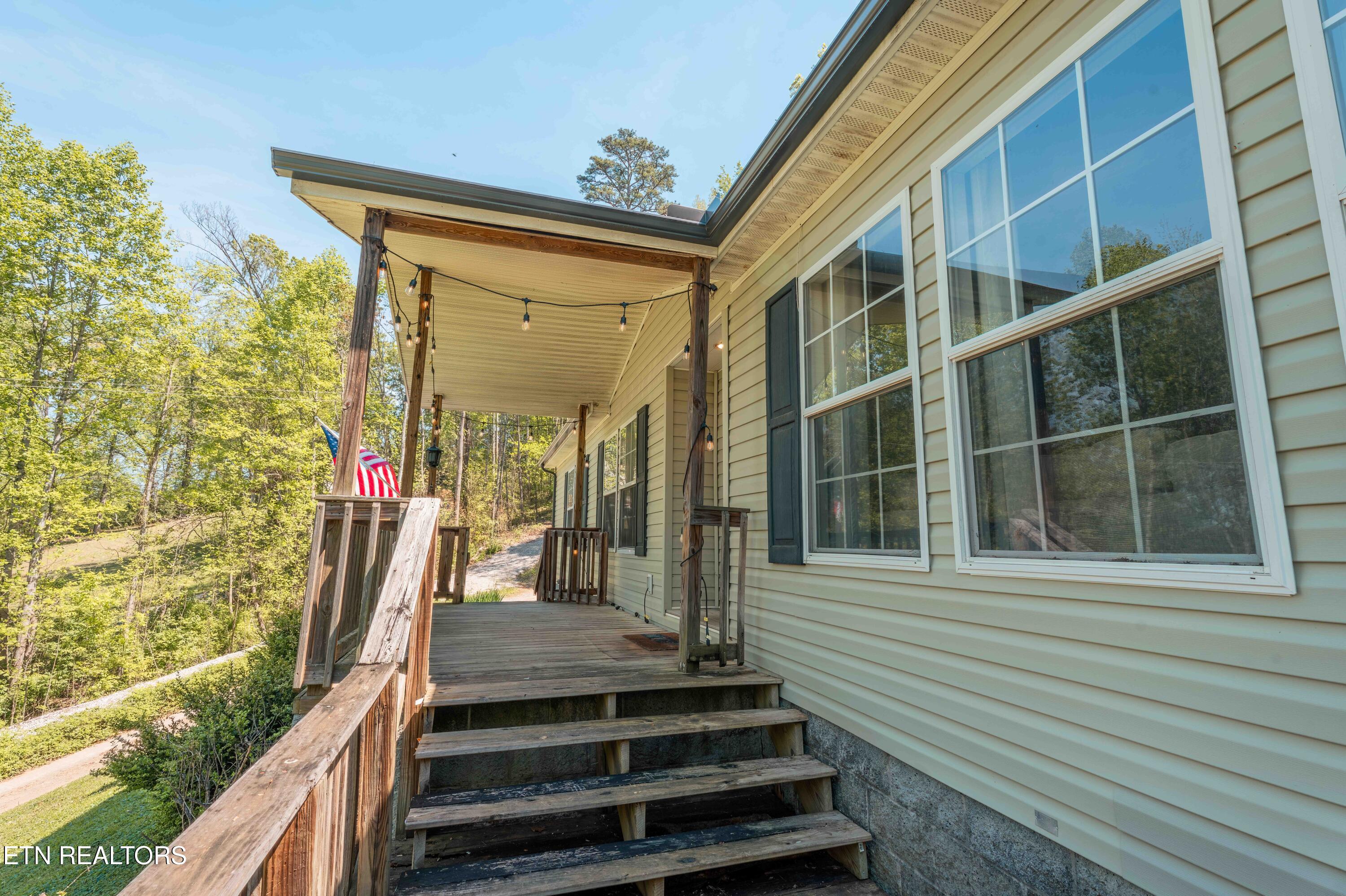 631 Laurel Road Clinton TN 37716