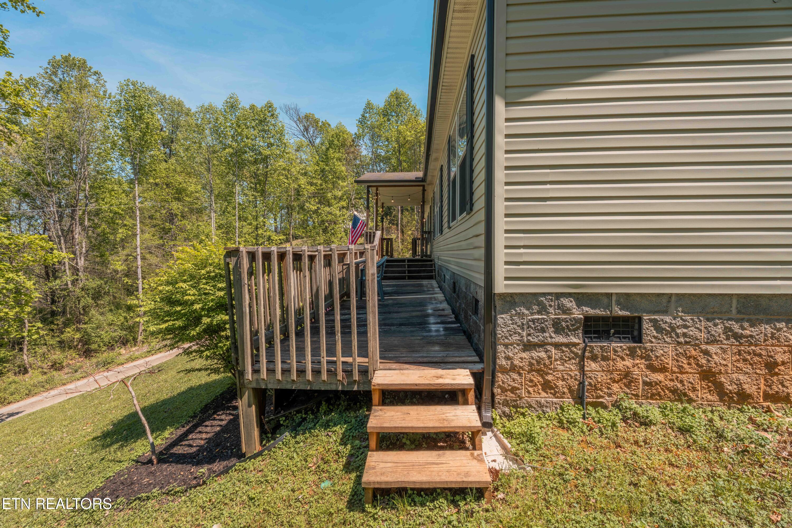 631 Laurel Road Clinton TN 37716