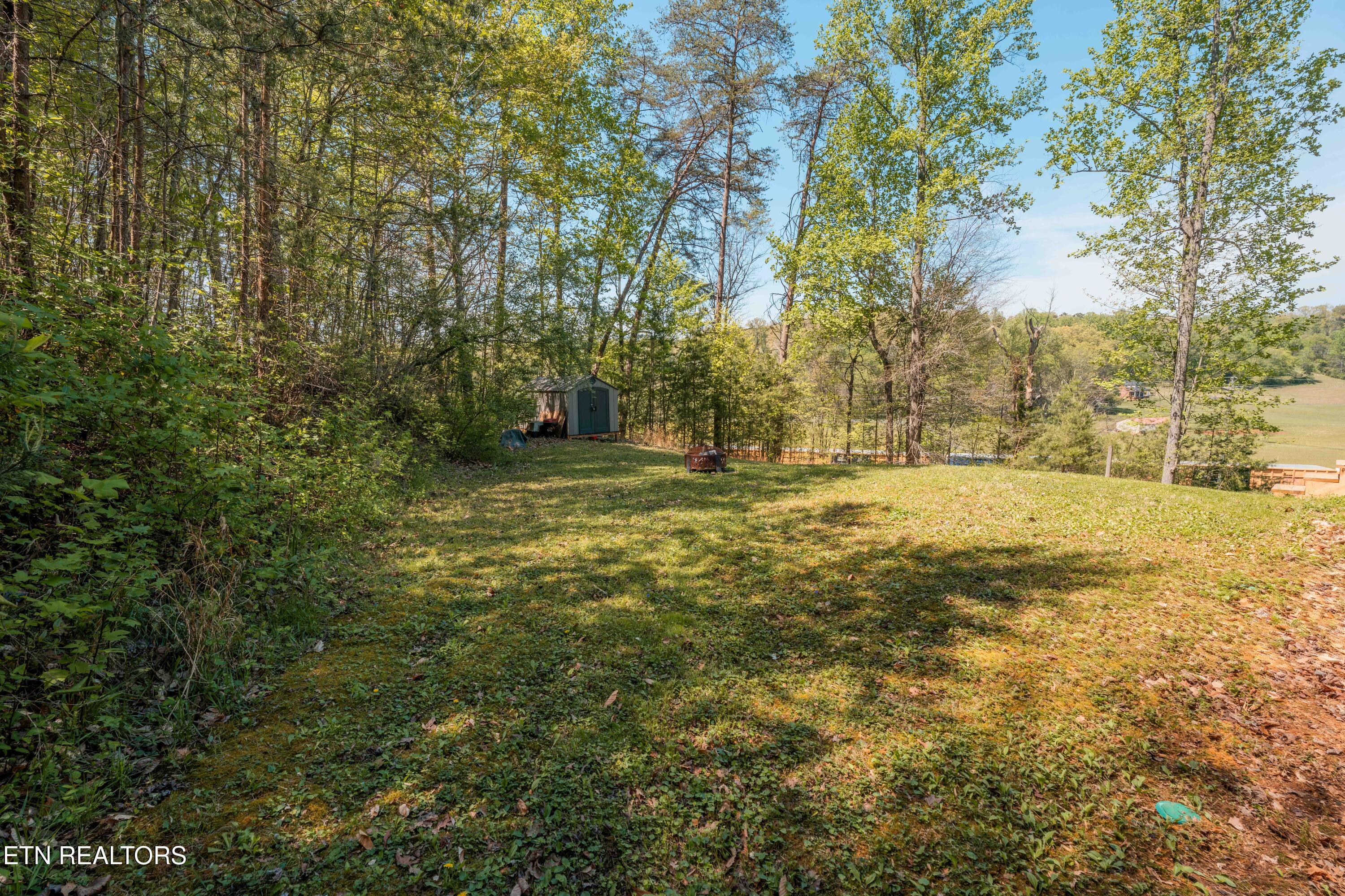 631 Laurel Road Clinton TN 37716