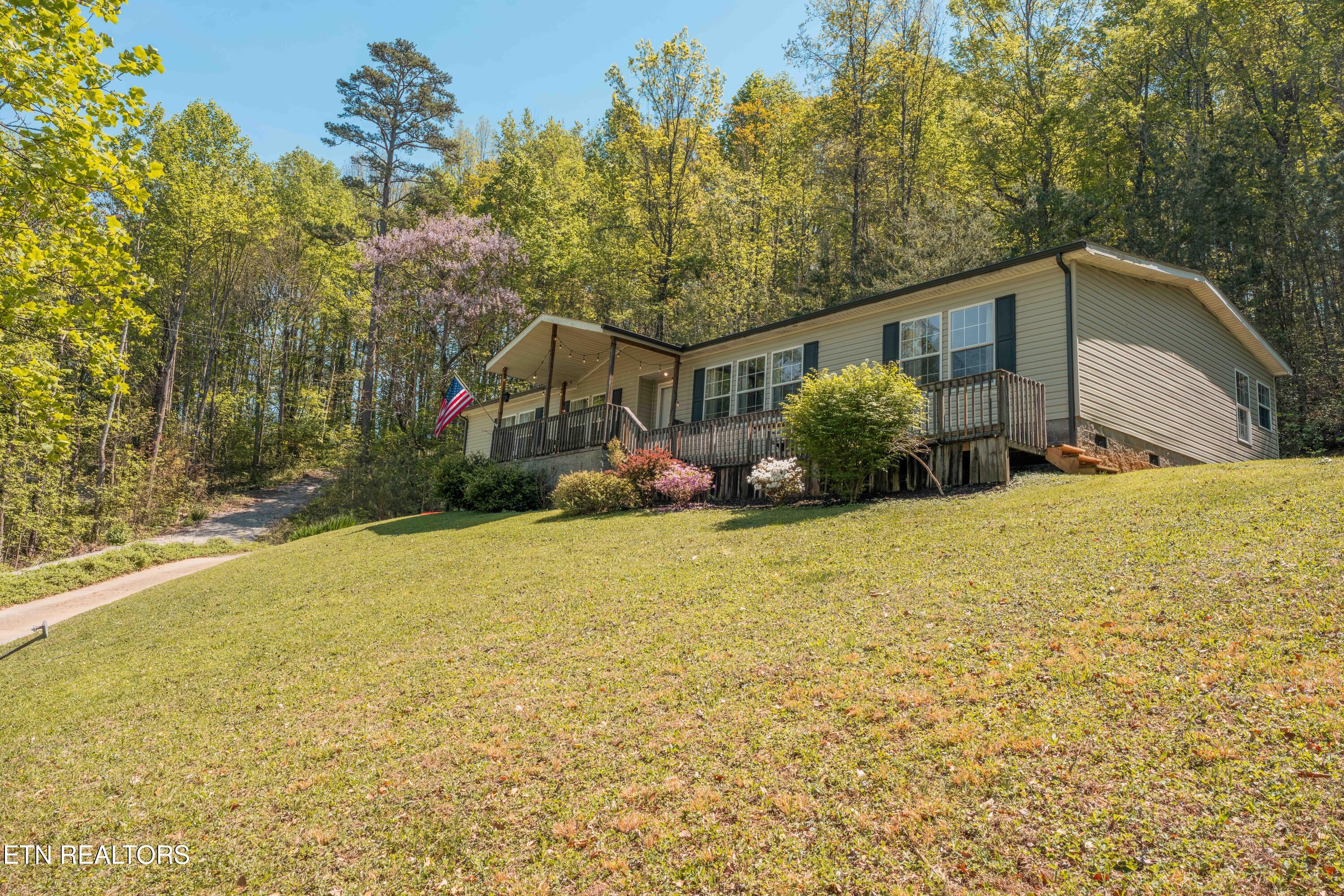 631 Laurel Road Clinton TN 37716
