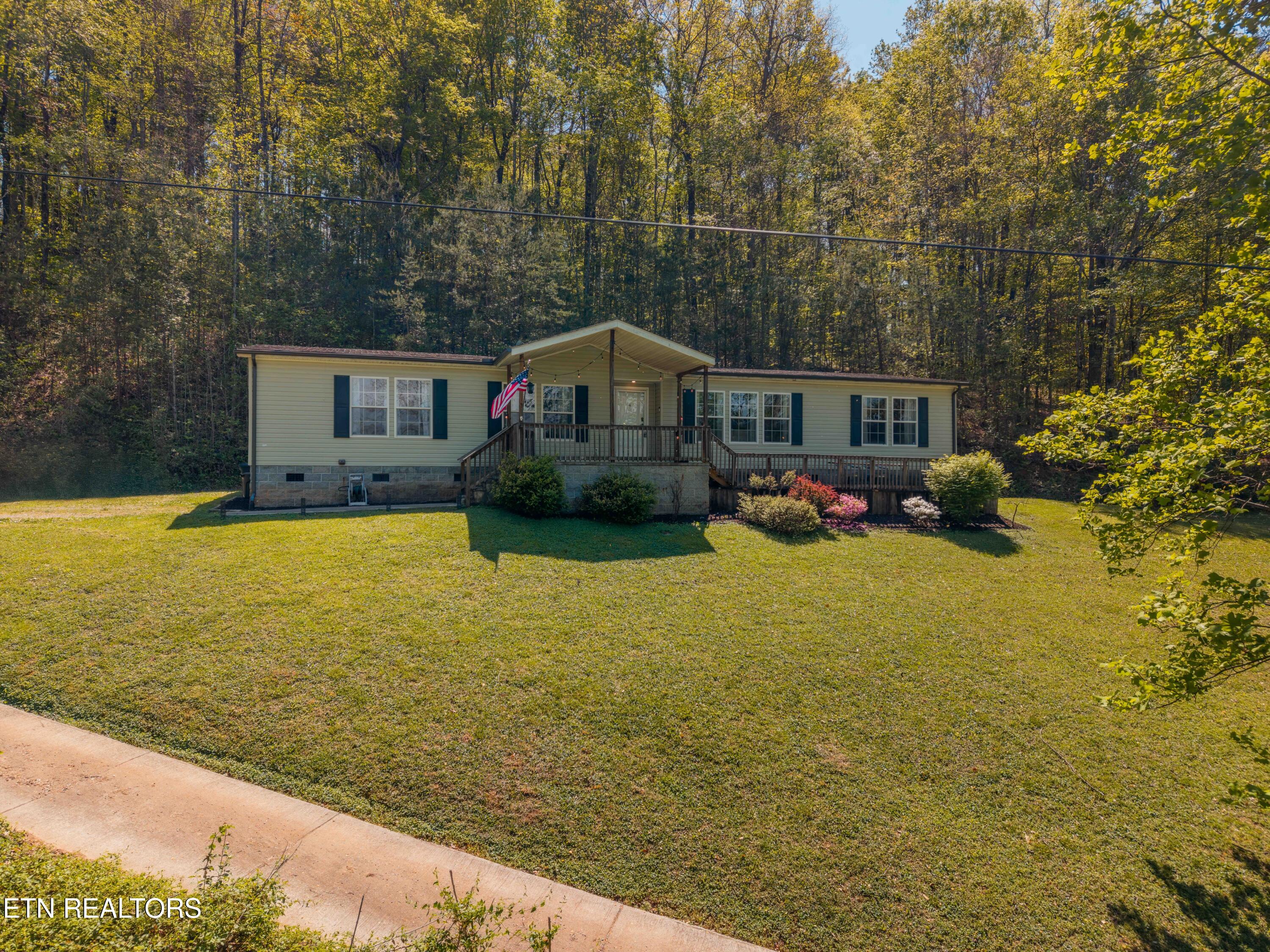 631 Laurel Road Clinton TN 37716