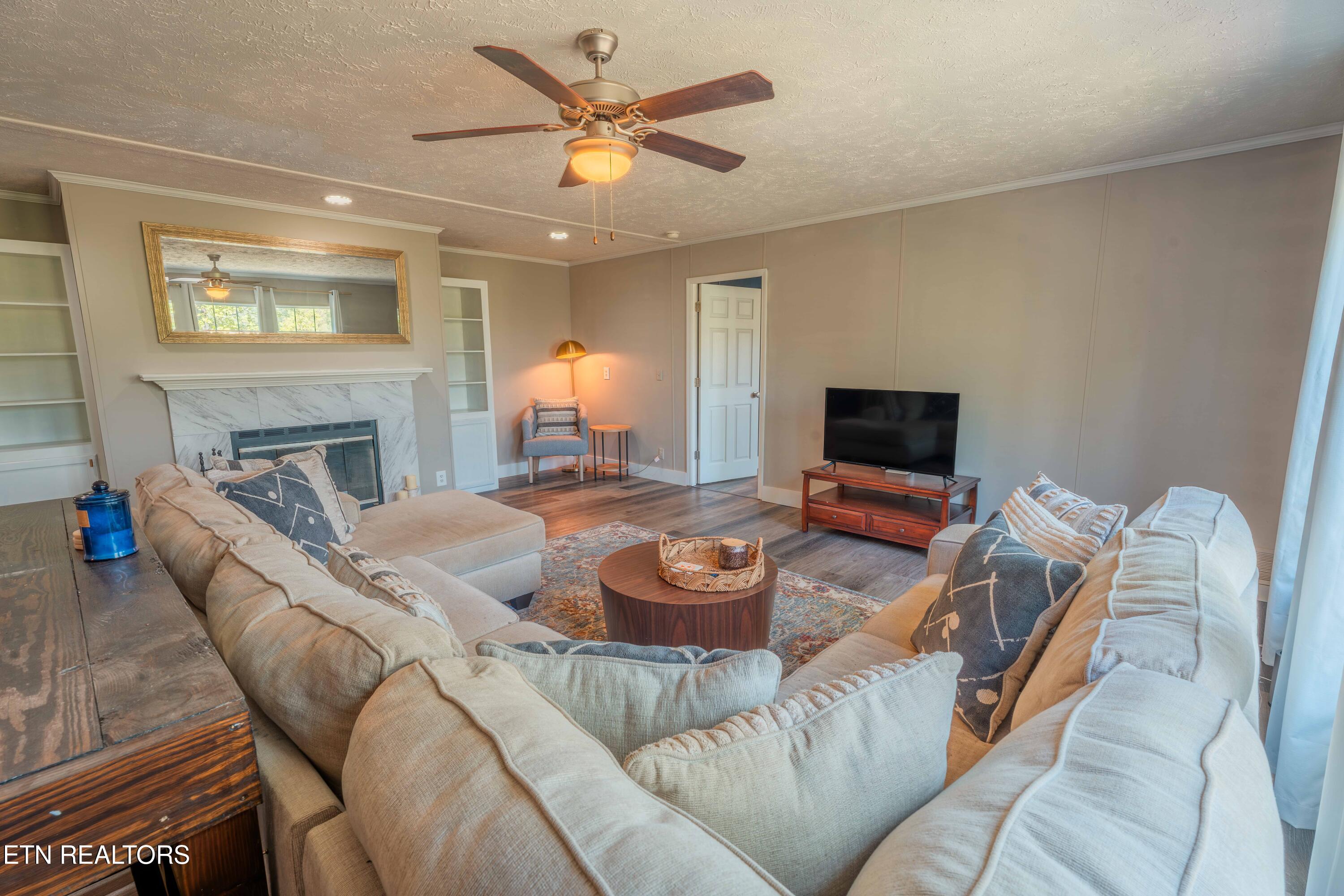 631 Laurel Road Clinton TN 37716