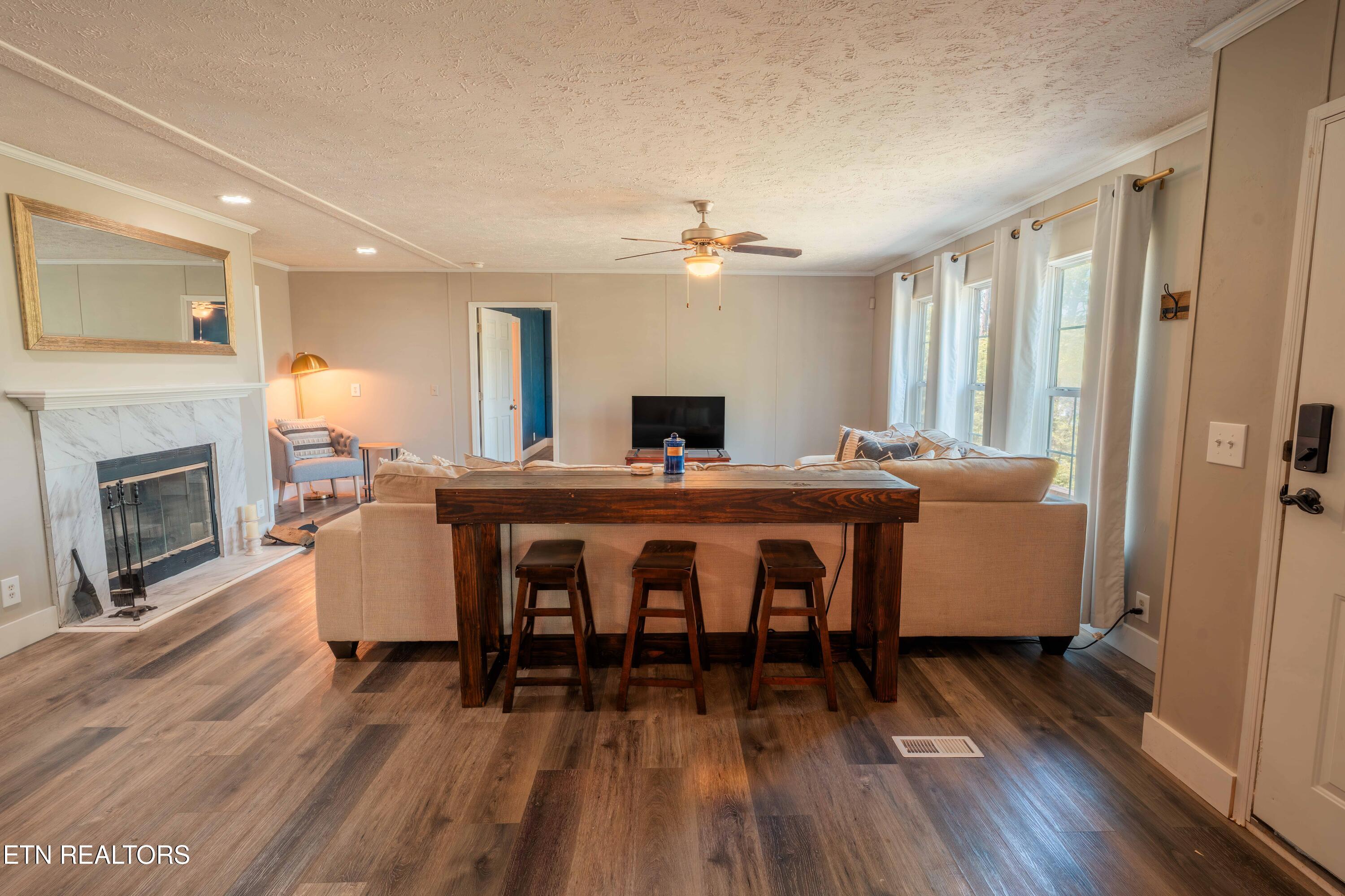 631 Laurel Road Clinton TN 37716