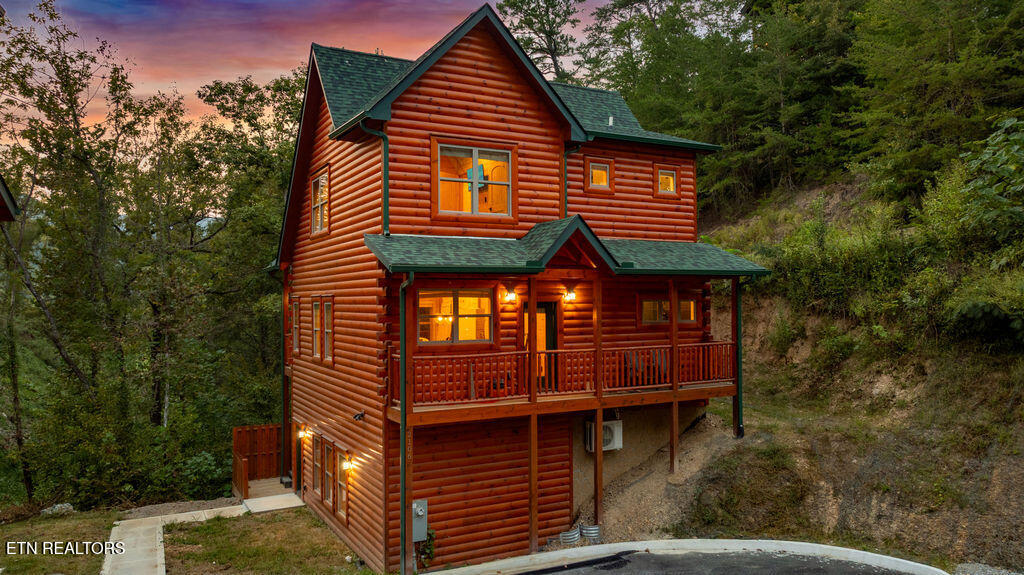 2106 Vly Crk Way Pigeon Forge TN 37862