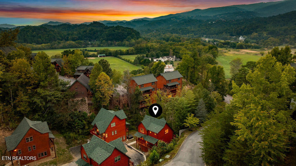 2106 Vly Crk Way Pigeon Forge TN 37862