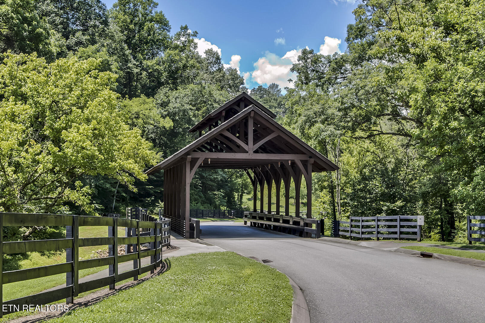 2260 Misty Mountain Circle Knoxville TN 37932