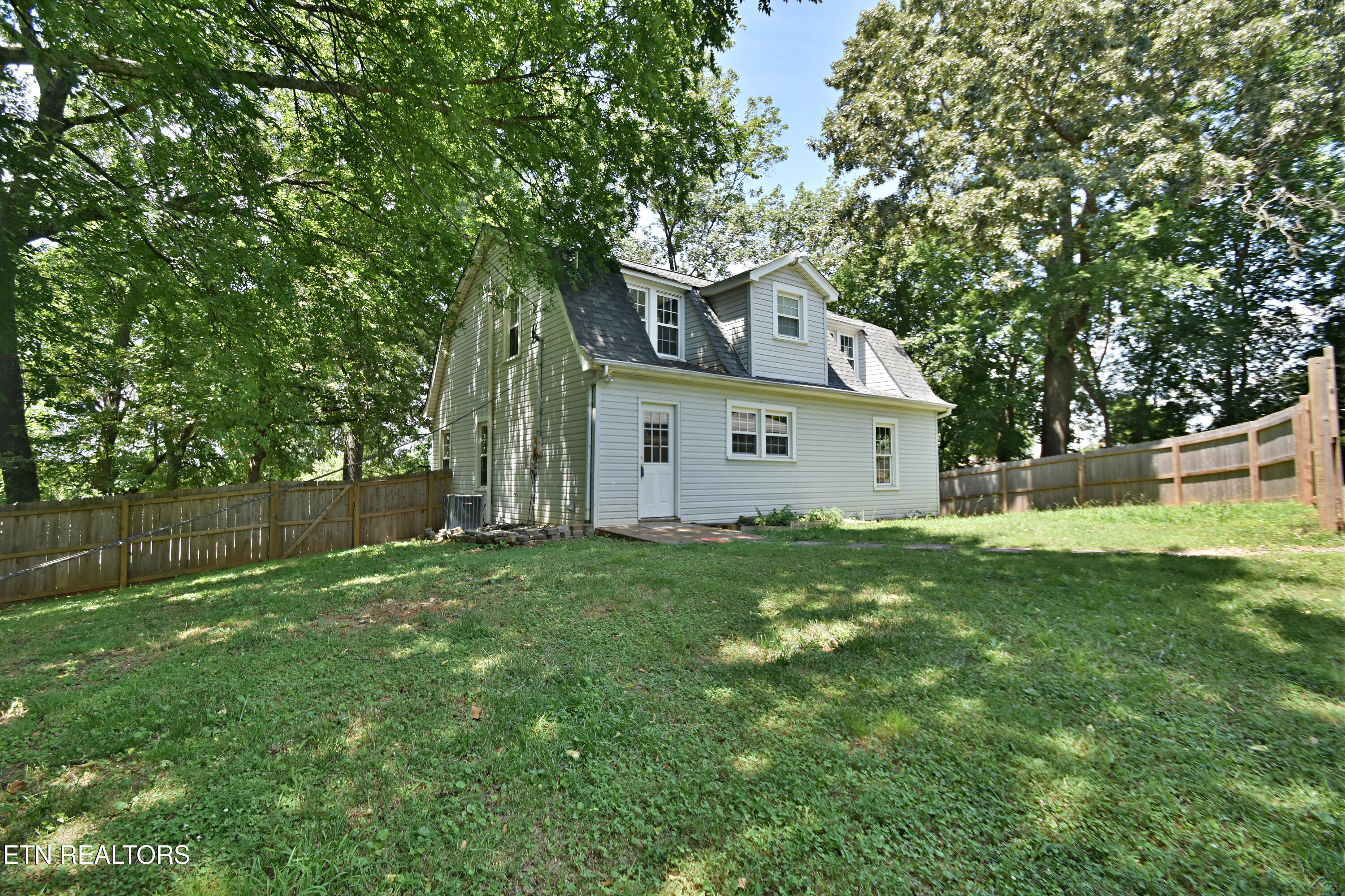 112 S 5th Street Maryville TN 37804