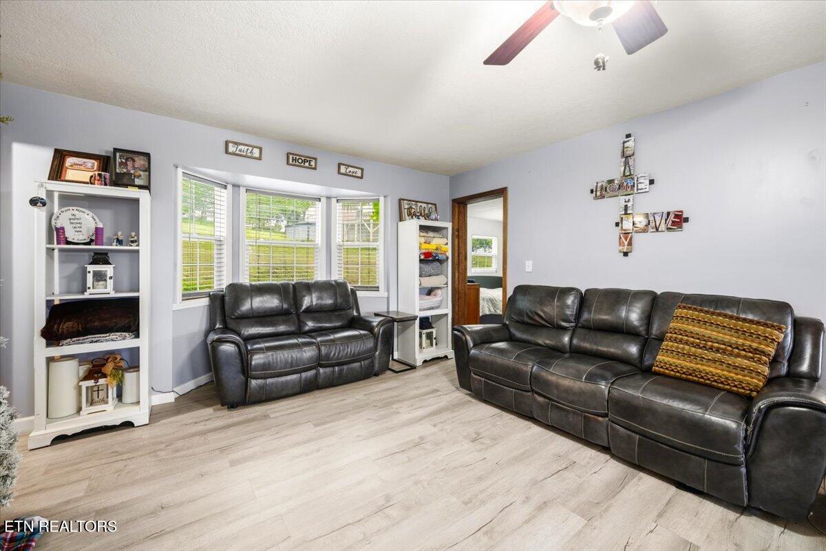 216 Mountain Road New Tazewell TN 37825
