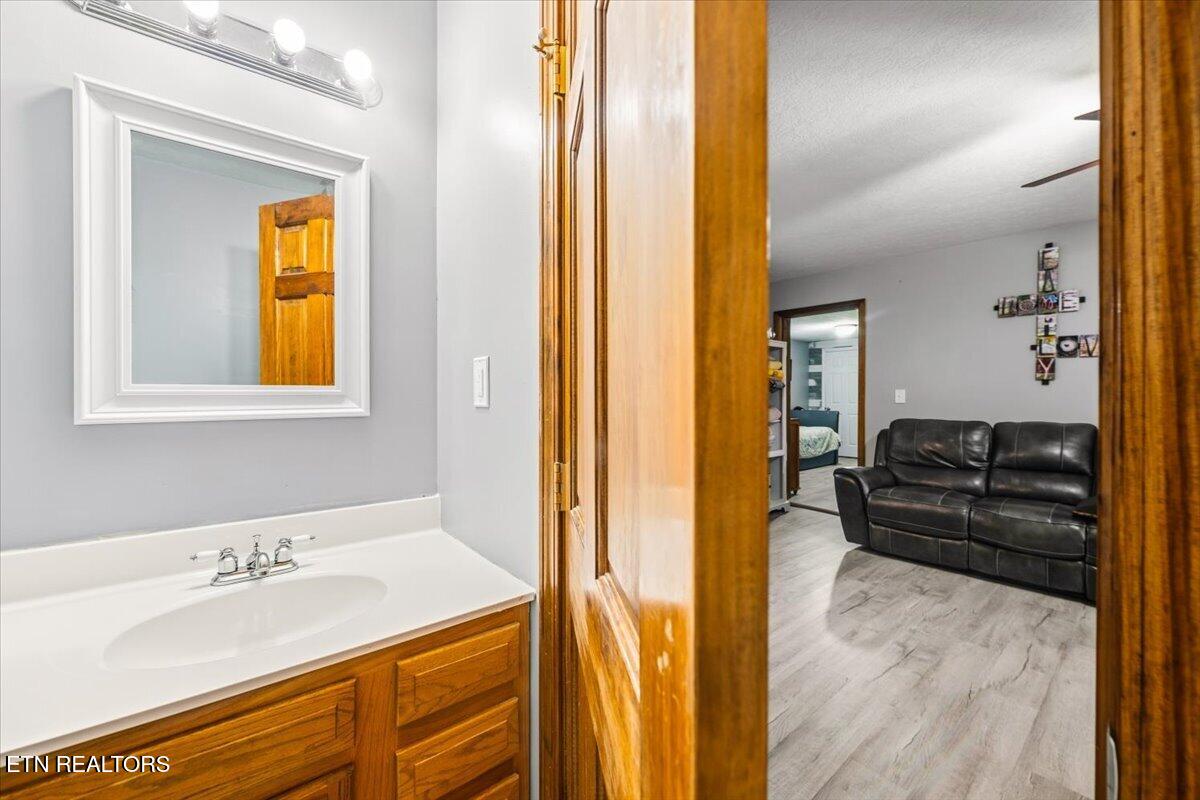 216 Mountain Road New Tazewell TN 37825