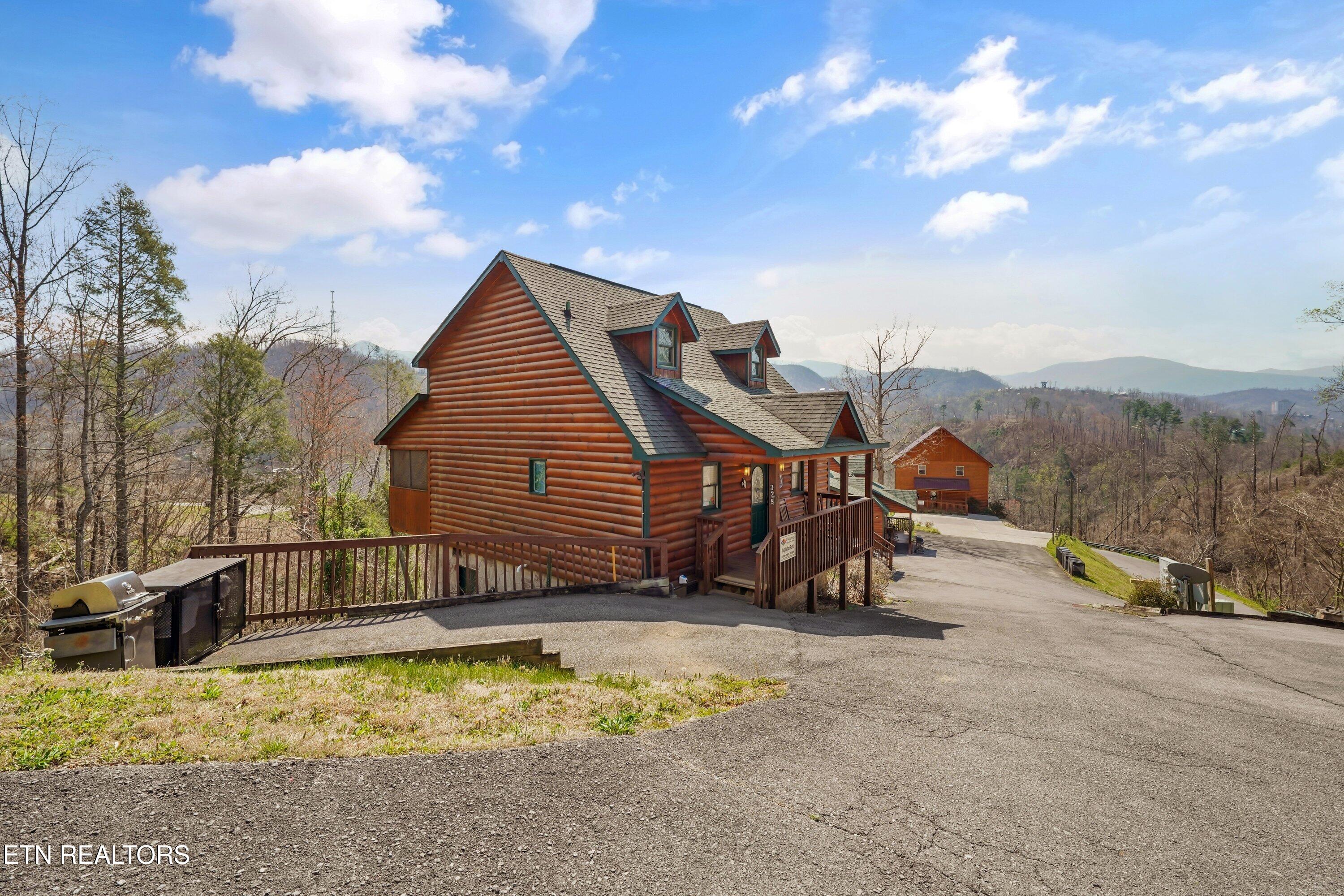328 Pinnacle Cottage Way Gatlinburg TN 37738