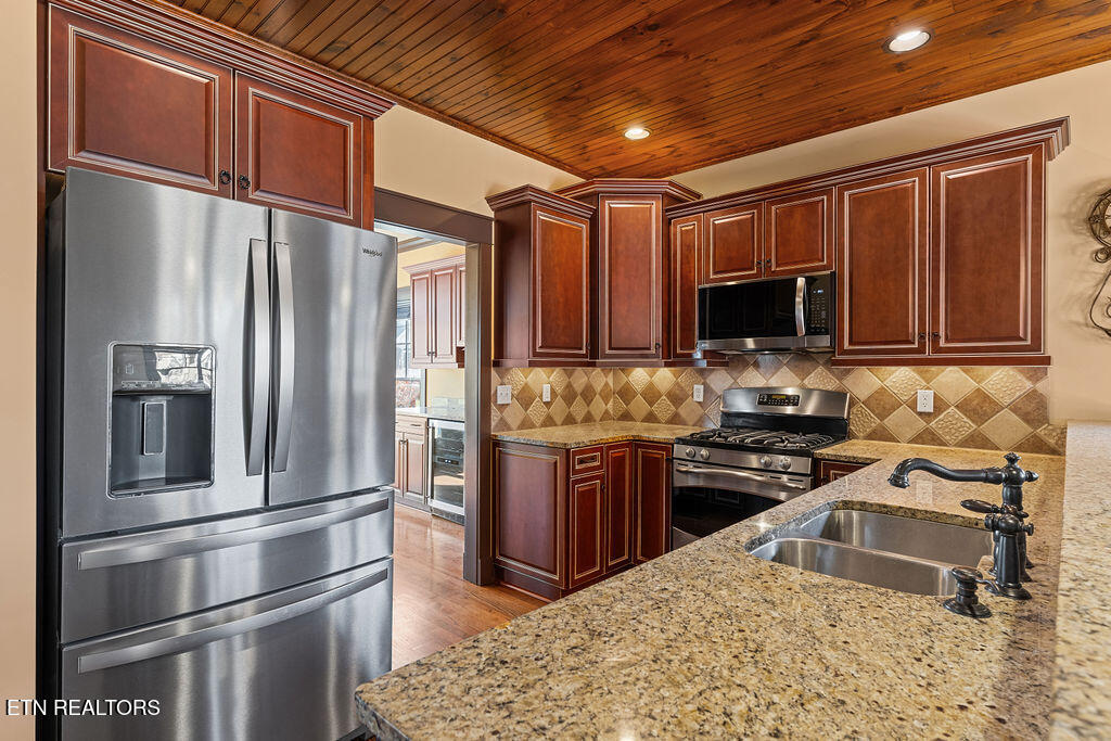 748 Bobcat Run Drive Loudon TN 37774