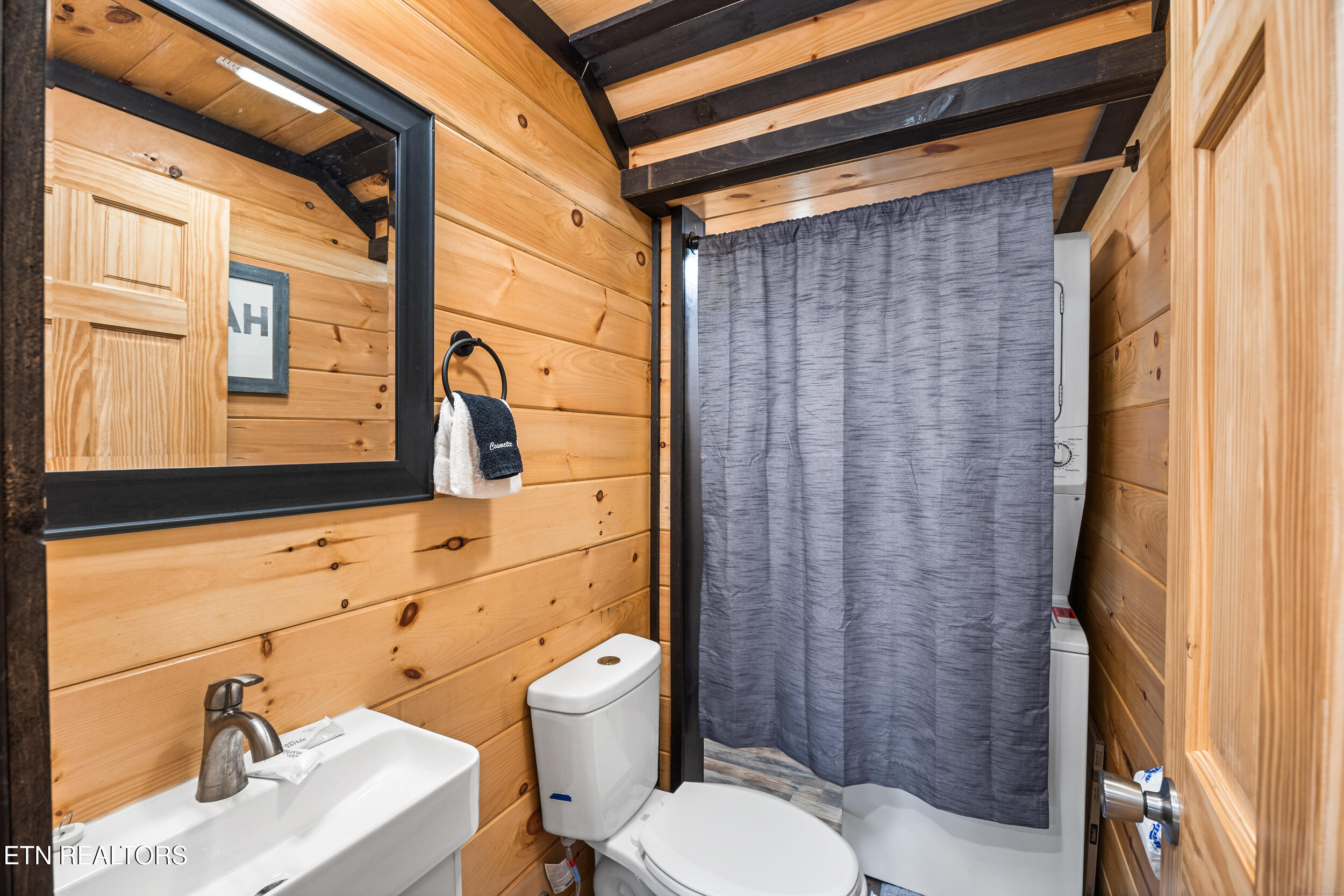 2540 White Timberlake Drive Sevierville TN 37876