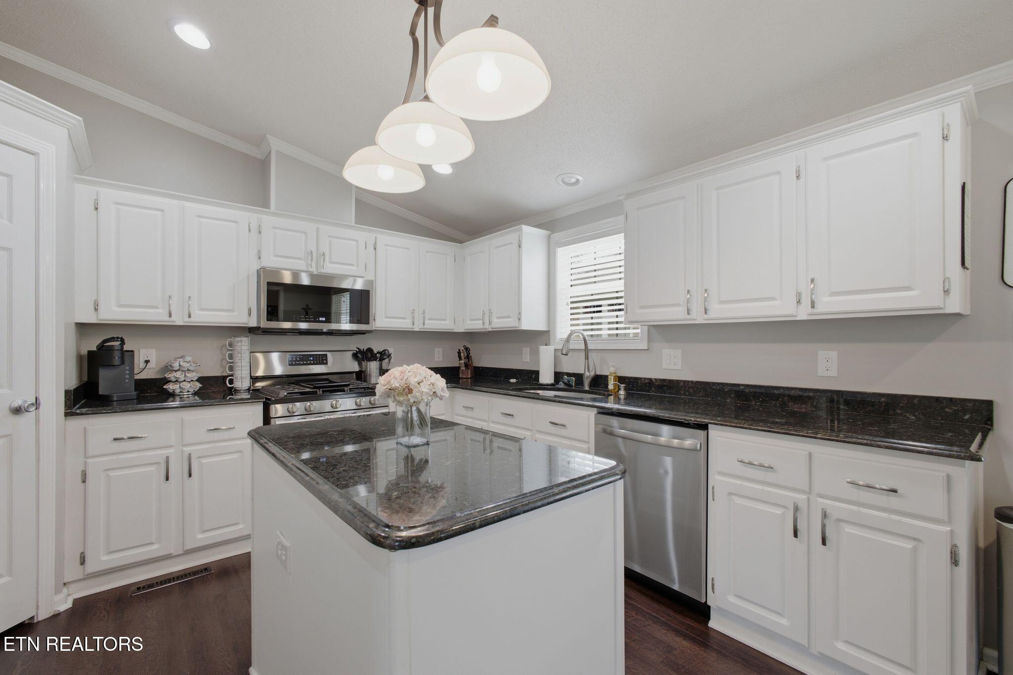 2518 Sportsmans Way Sevierville TN 37876