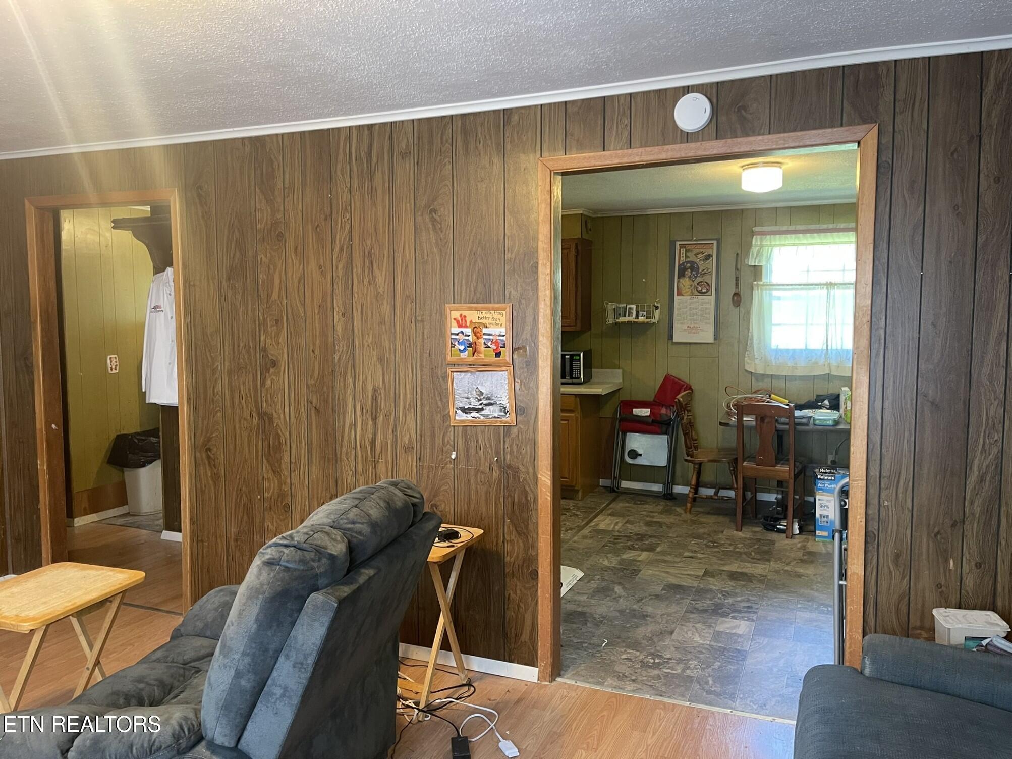 635 W Vinegar Valley Road Friendsville TN 37737