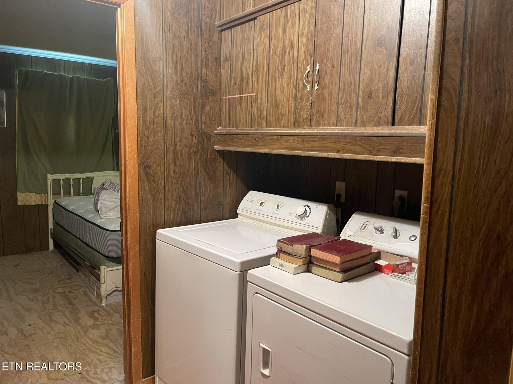 635 W Vinegar Valley Road Friendsville TN 37737