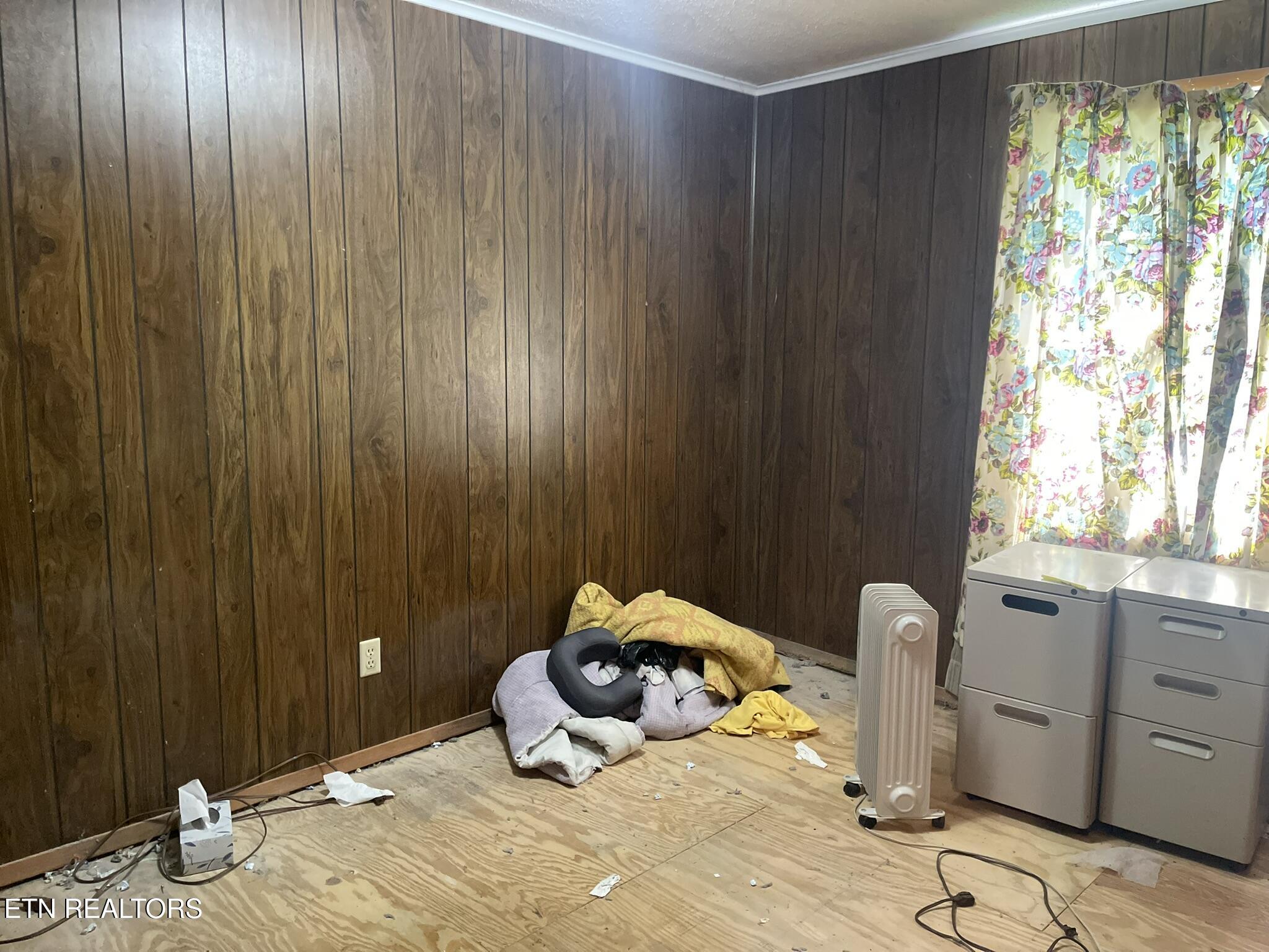 635 W Vinegar Valley Road Friendsville TN 37737