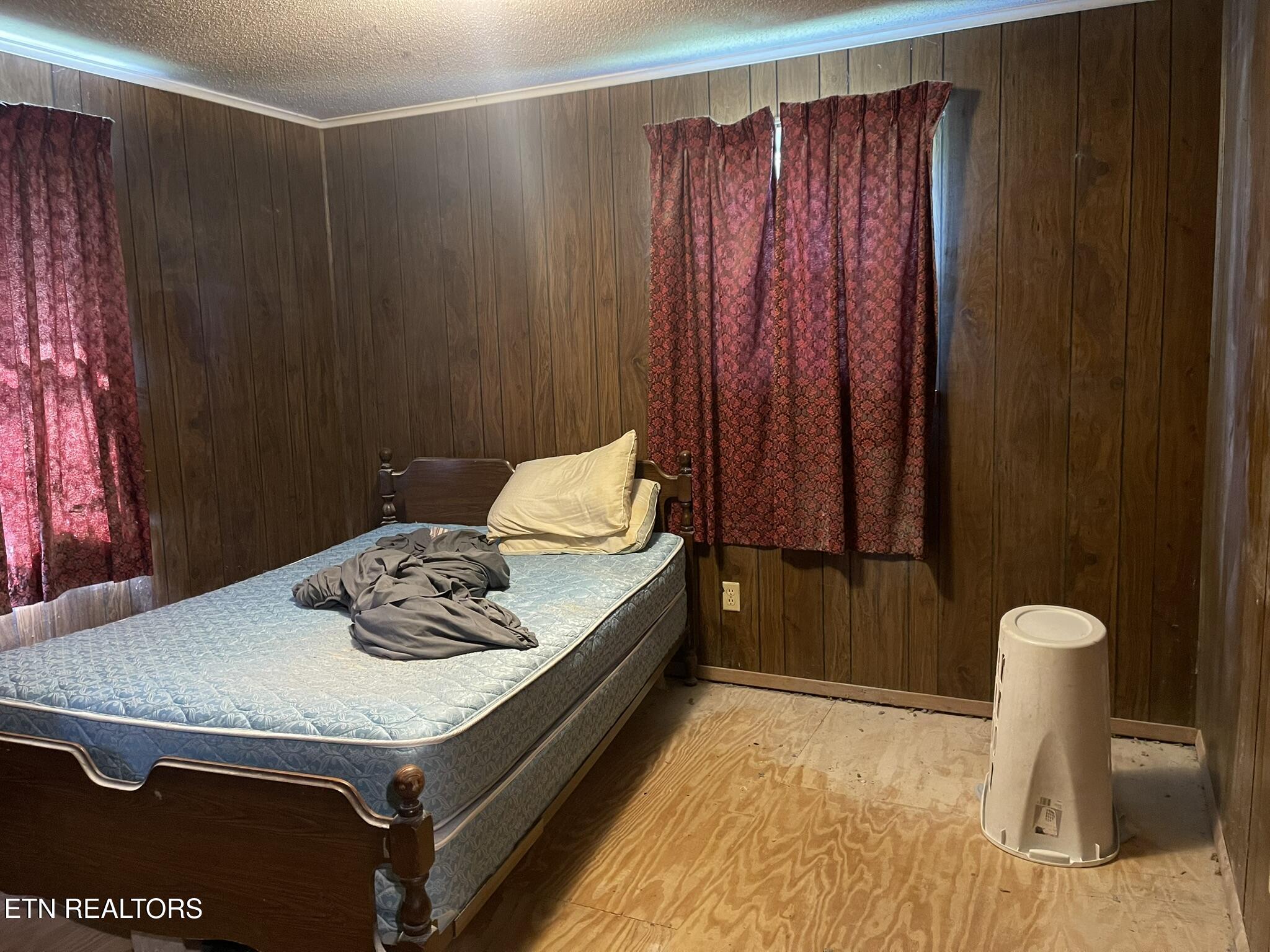 635 W Vinegar Valley Road Friendsville TN 37737