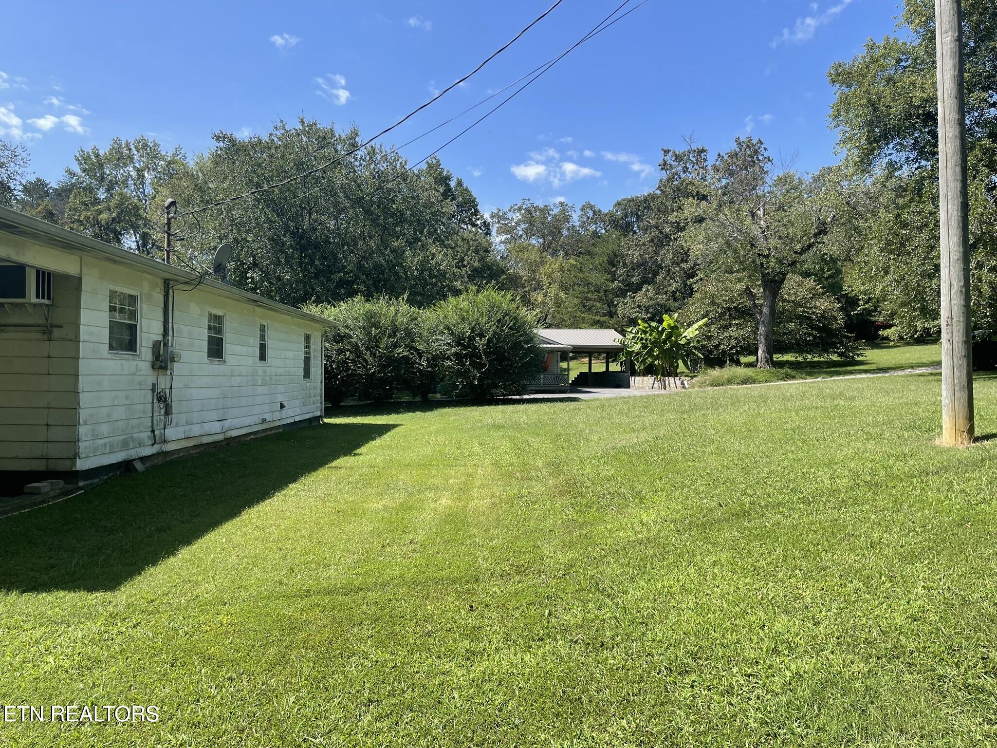 635 W Vinegar Valley Road Friendsville TN 37737