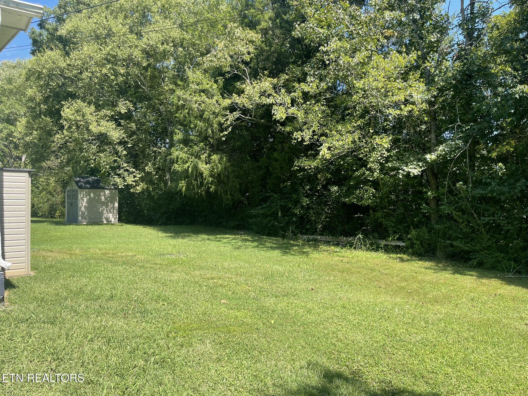 635 W Vinegar Valley Road Friendsville TN 37737