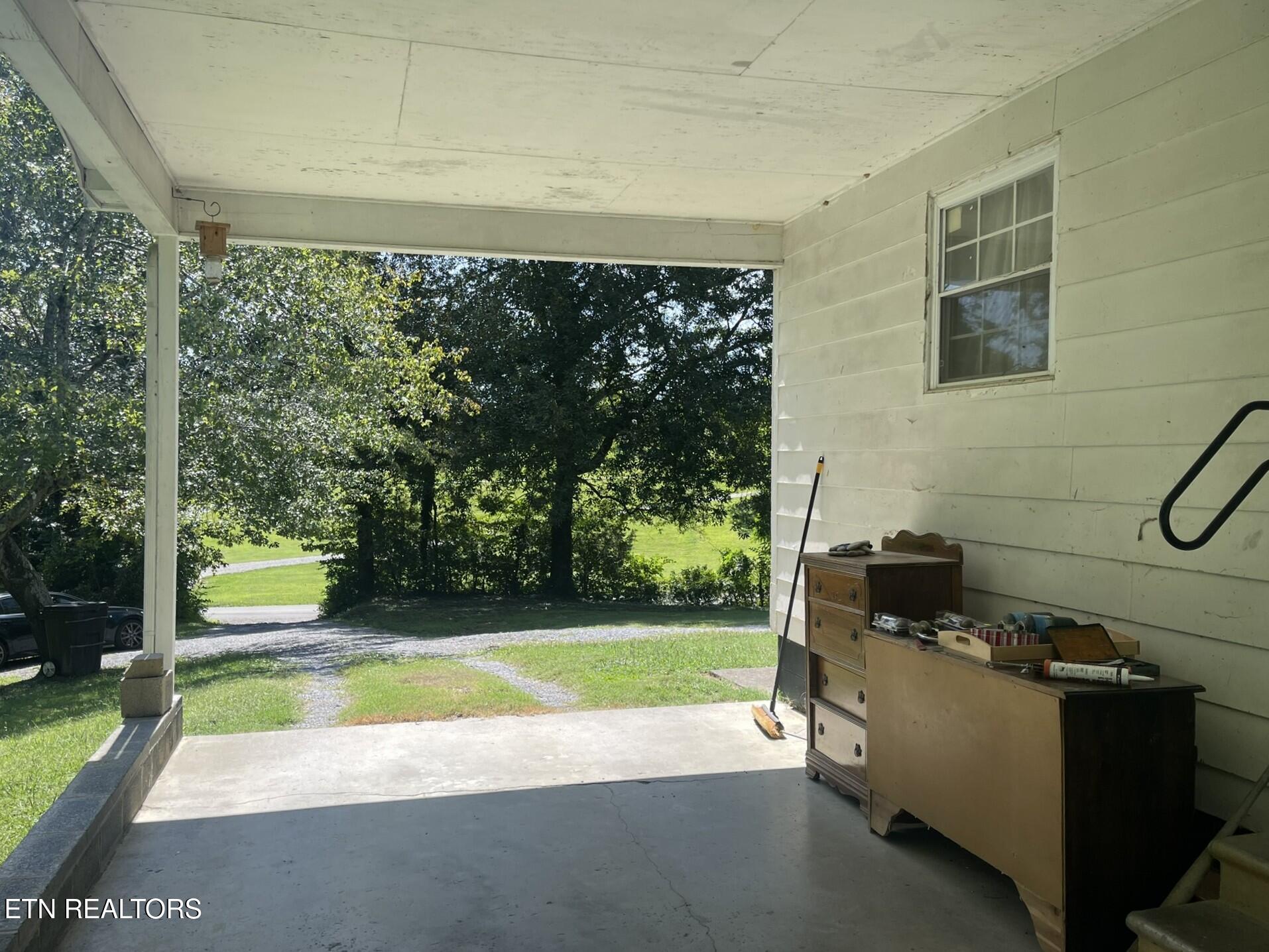 635 W Vinegar Valley Road Friendsville TN 37737