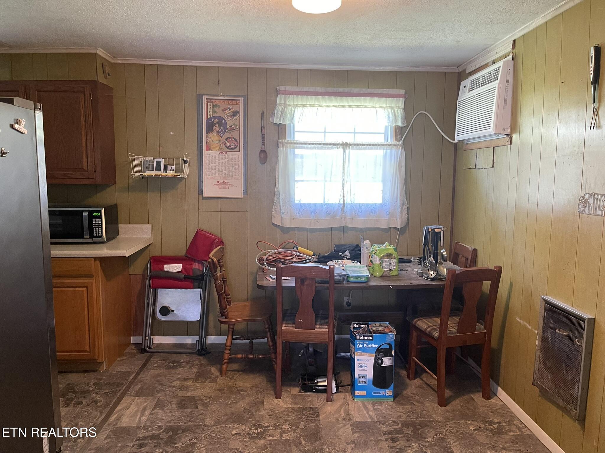 635 W Vinegar Valley Road Friendsville TN 37737