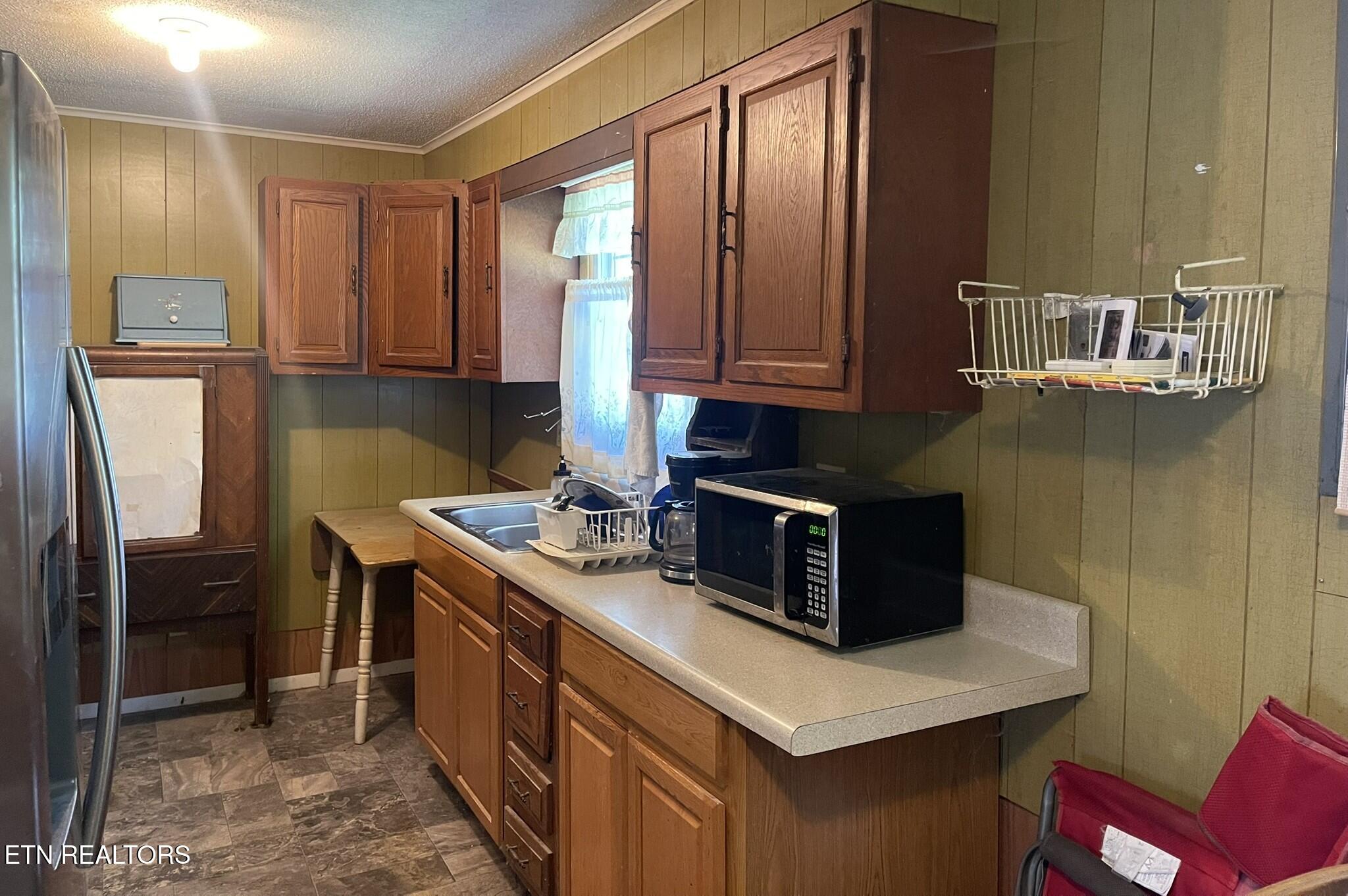 635 W Vinegar Valley Road Friendsville TN 37737