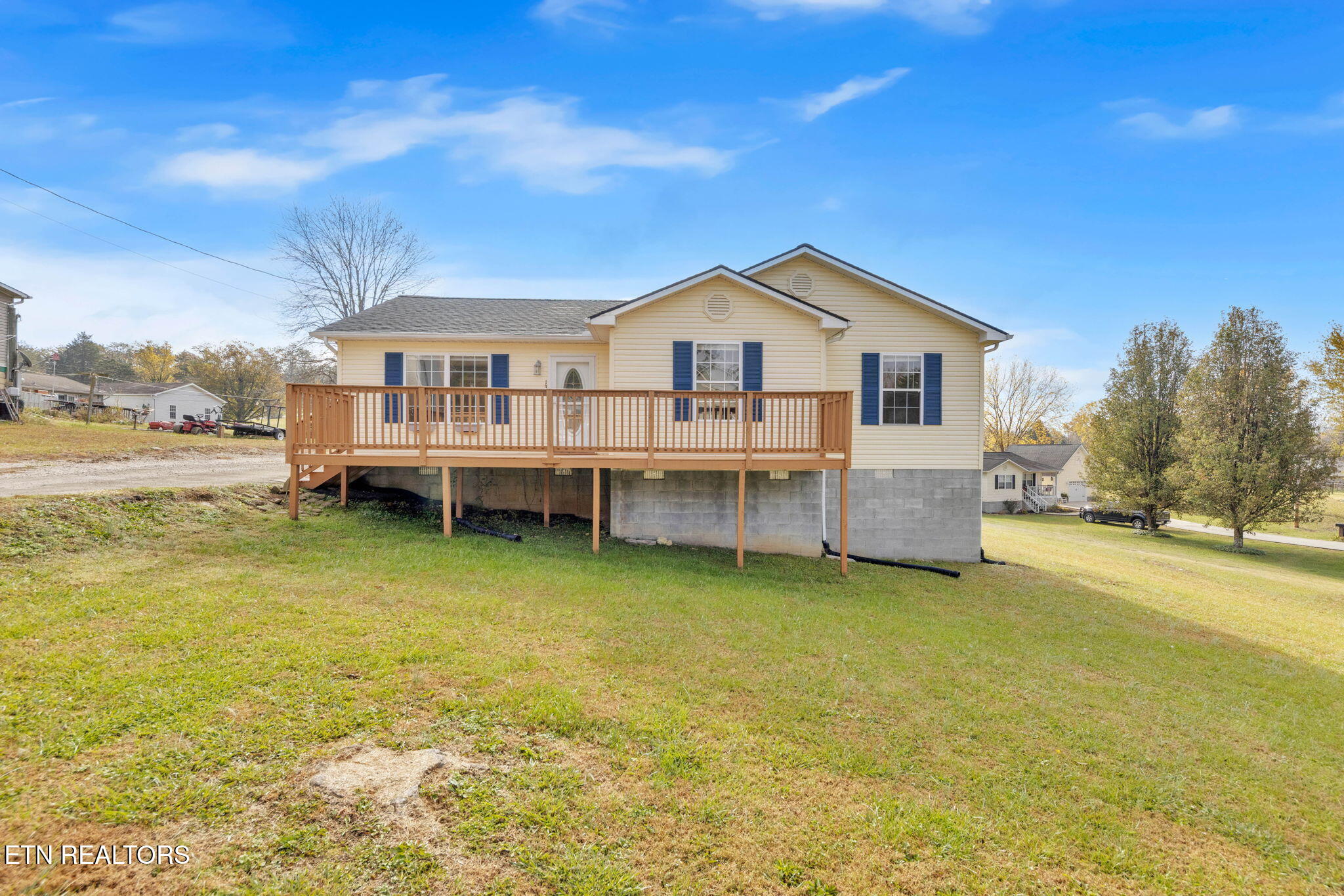 135 Tia Lane Lafollette TN 37766