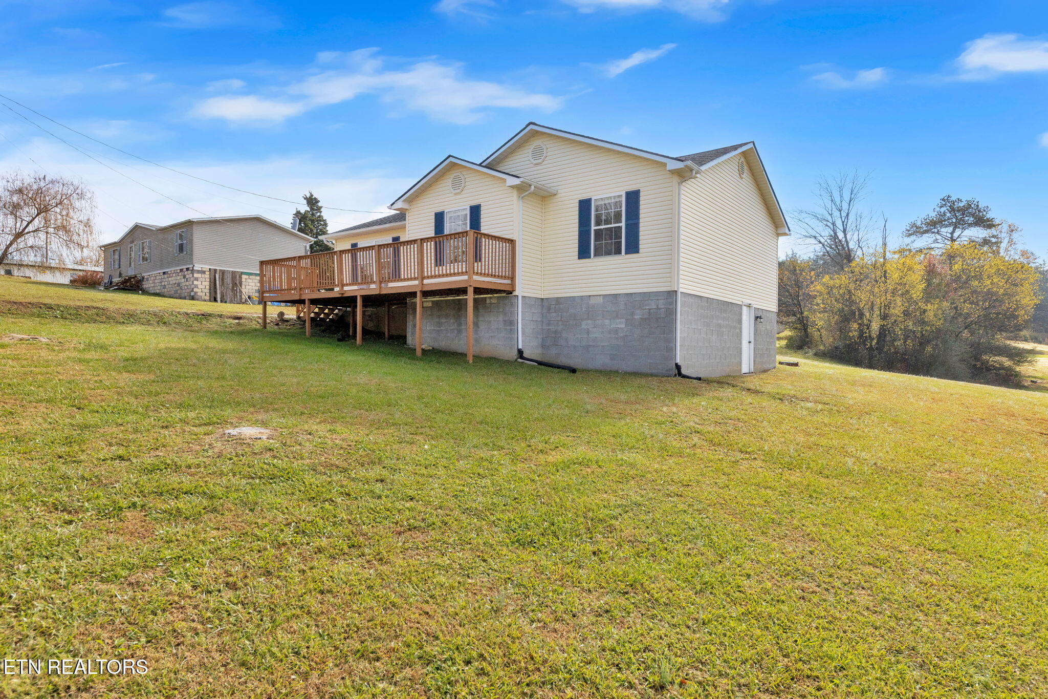 135 Tia Lane Lafollette TN 37766