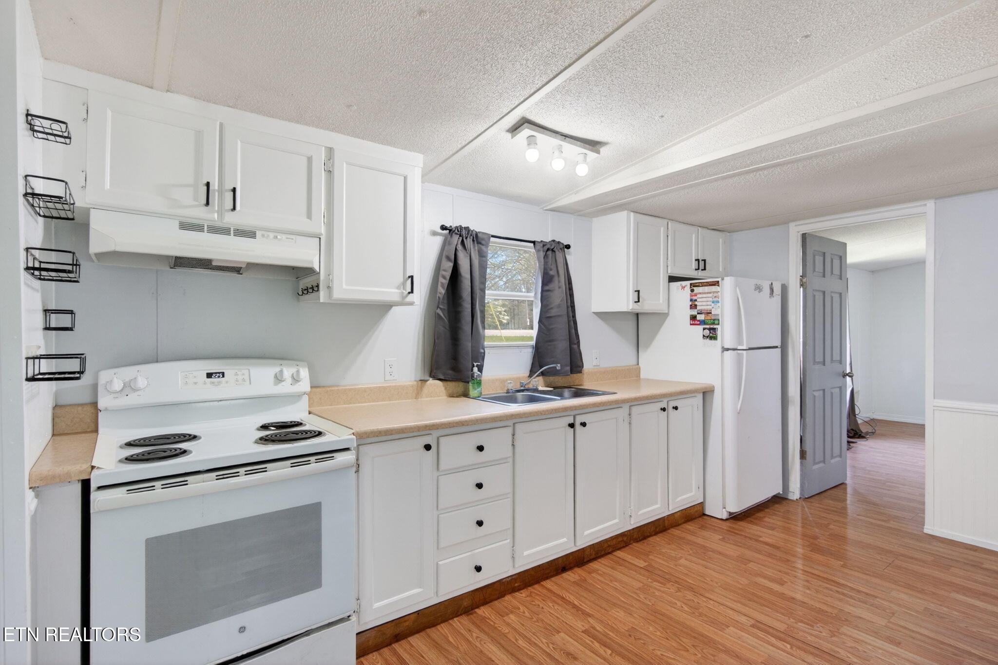 5959 Nashville Highway Deer Lodge TN 37726