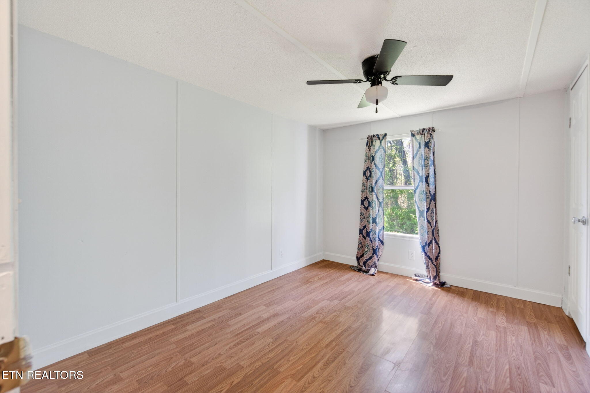 5959 Nashville Highway Deer Lodge TN 37726