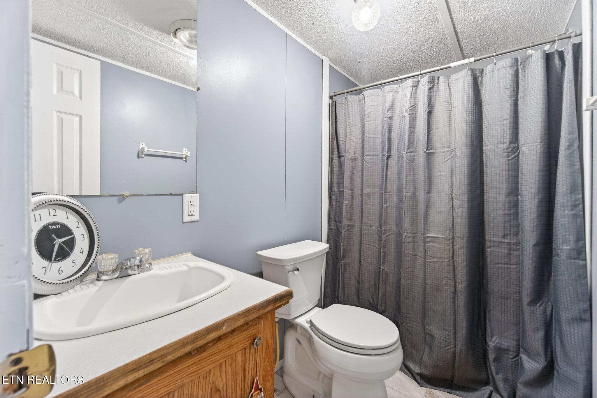 5959 Nashville Highway Deer Lodge TN 37726
