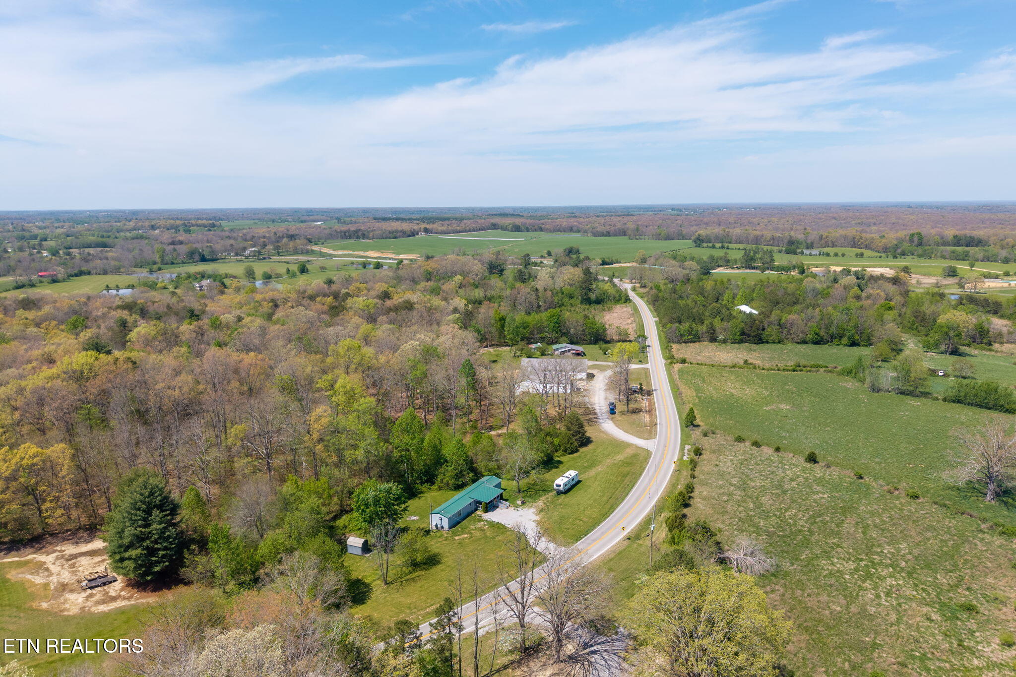 5959 Nashville Highway Deer Lodge TN 37726