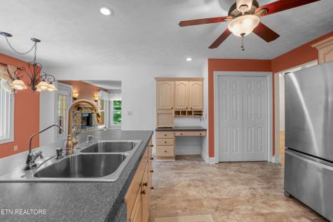 222 Amherst Lane Crossville TN 38558