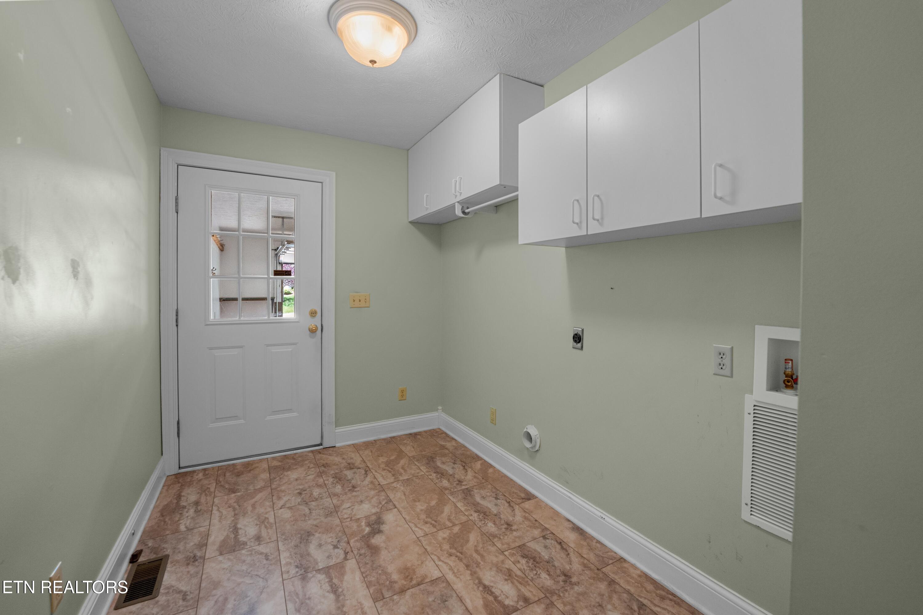 222 Amherst Lane Crossville TN 38558
