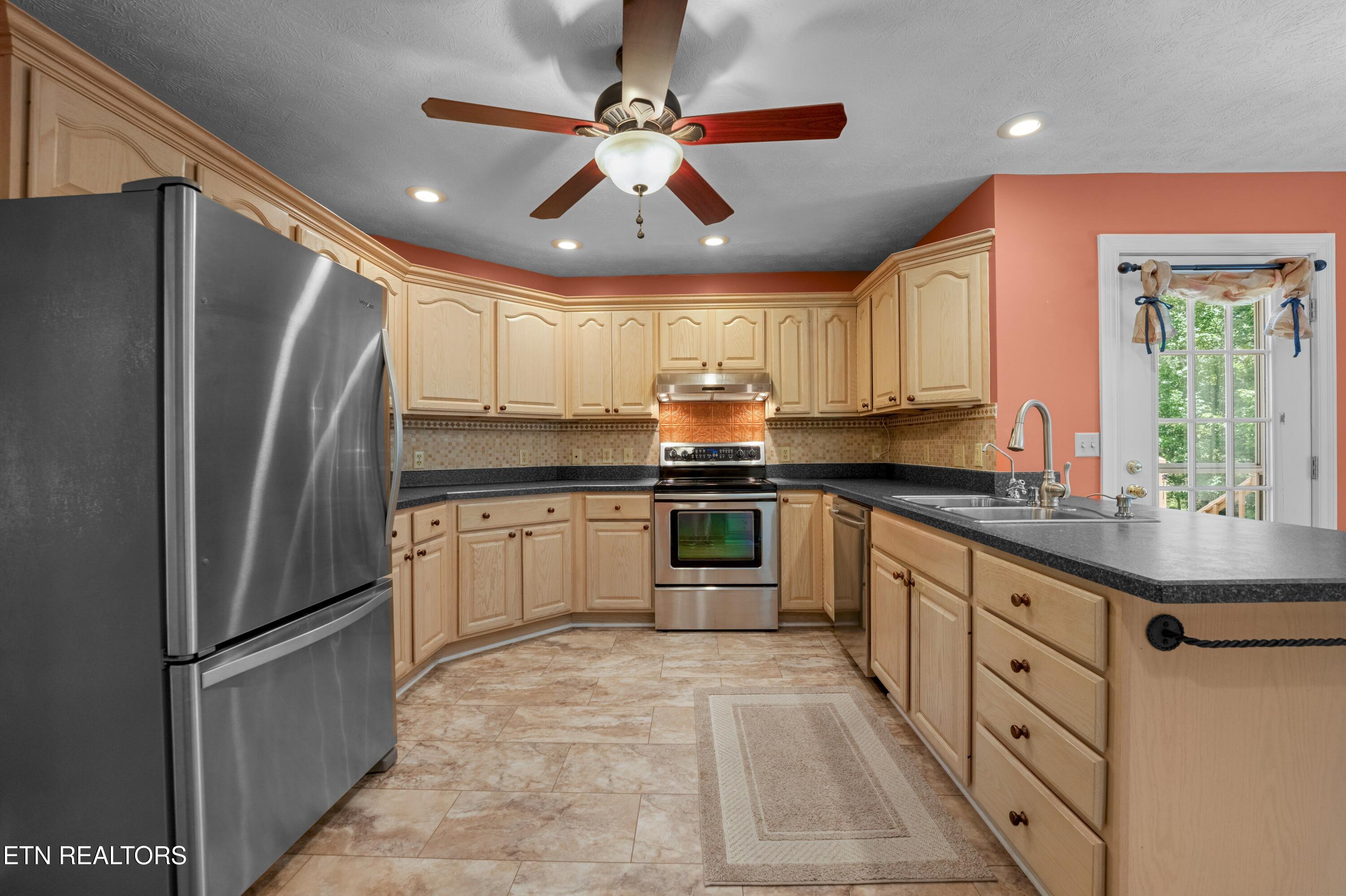 222 Amherst Lane Crossville TN 38558