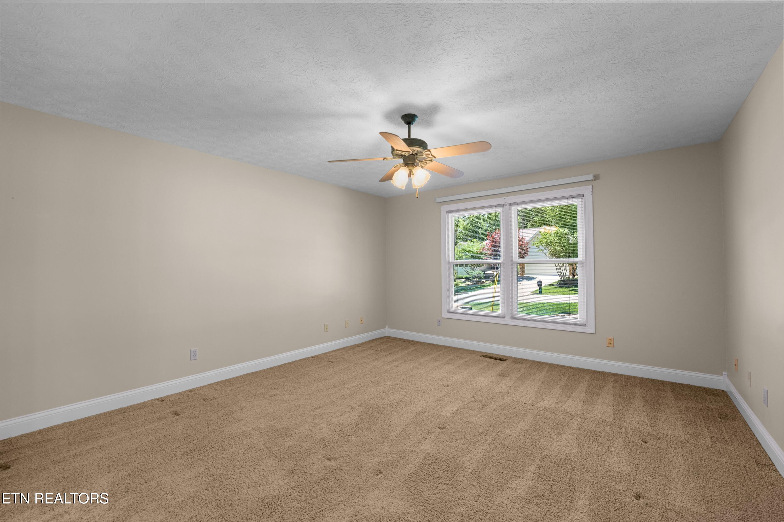 222 Amherst Lane Crossville TN 38558