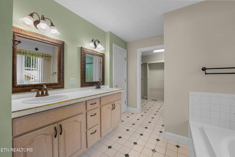 222 Amherst Lane Crossville TN 38558
