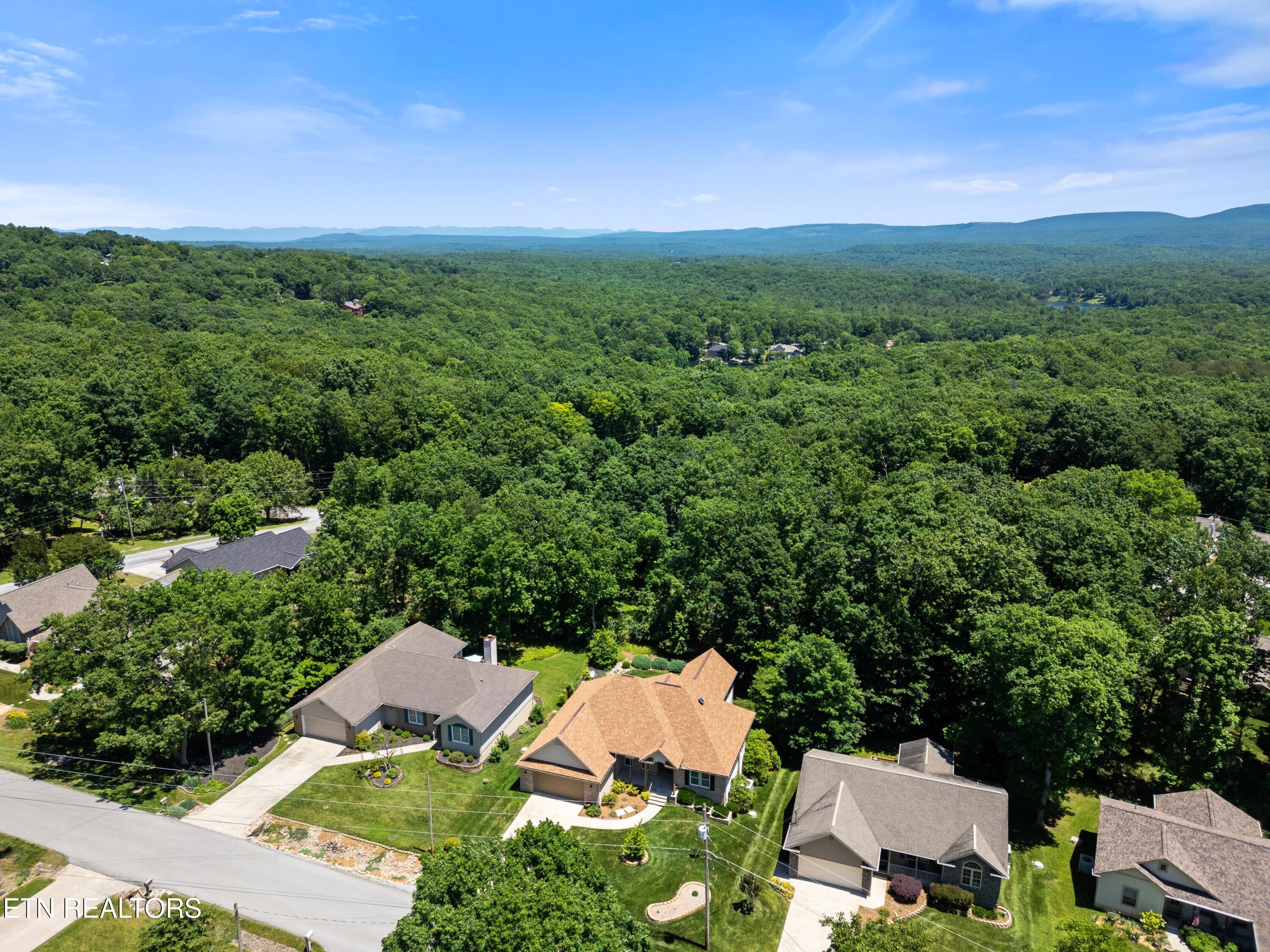 222 Amherst Lane Crossville TN 38558