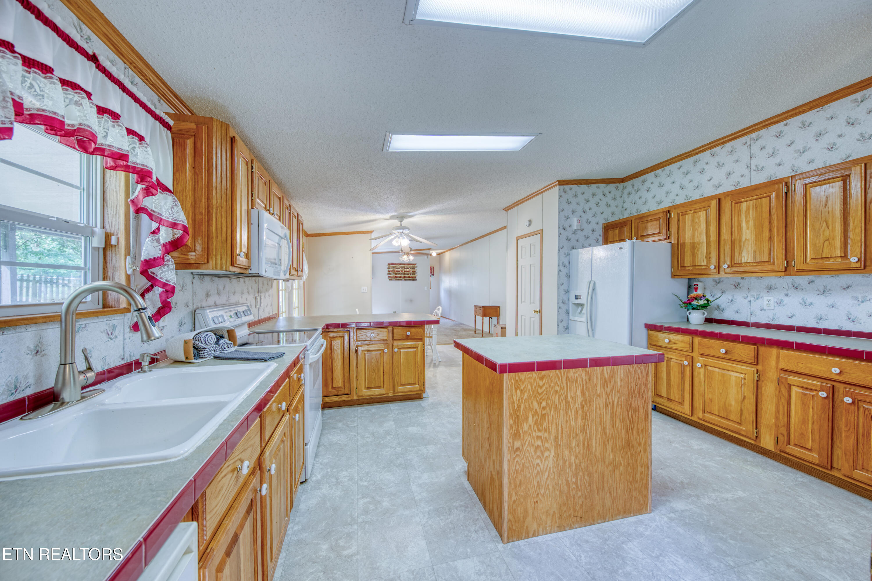 310 Abbott Road Lenoir City TN 37771