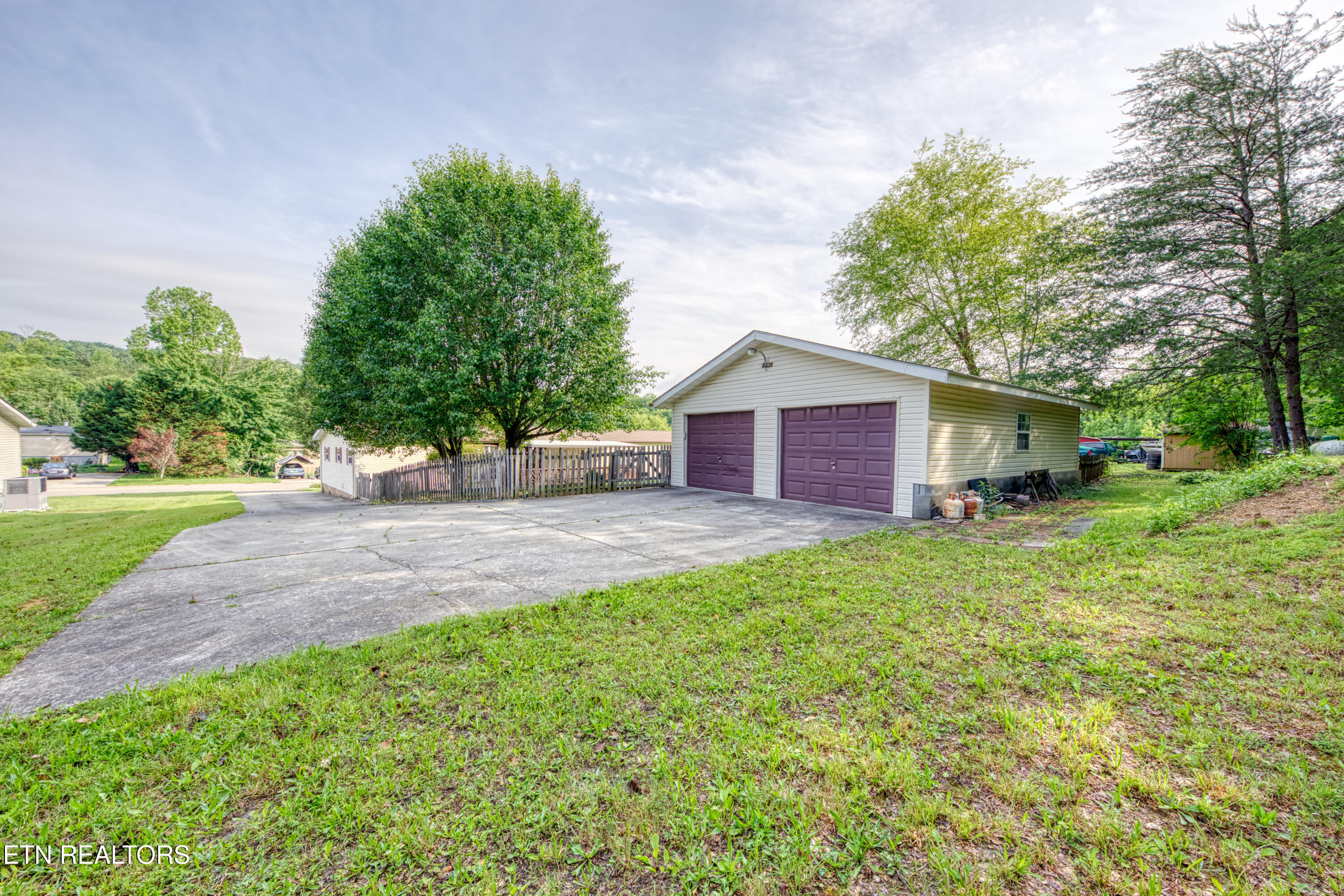 310 Abbott Road Lenoir City TN 37771