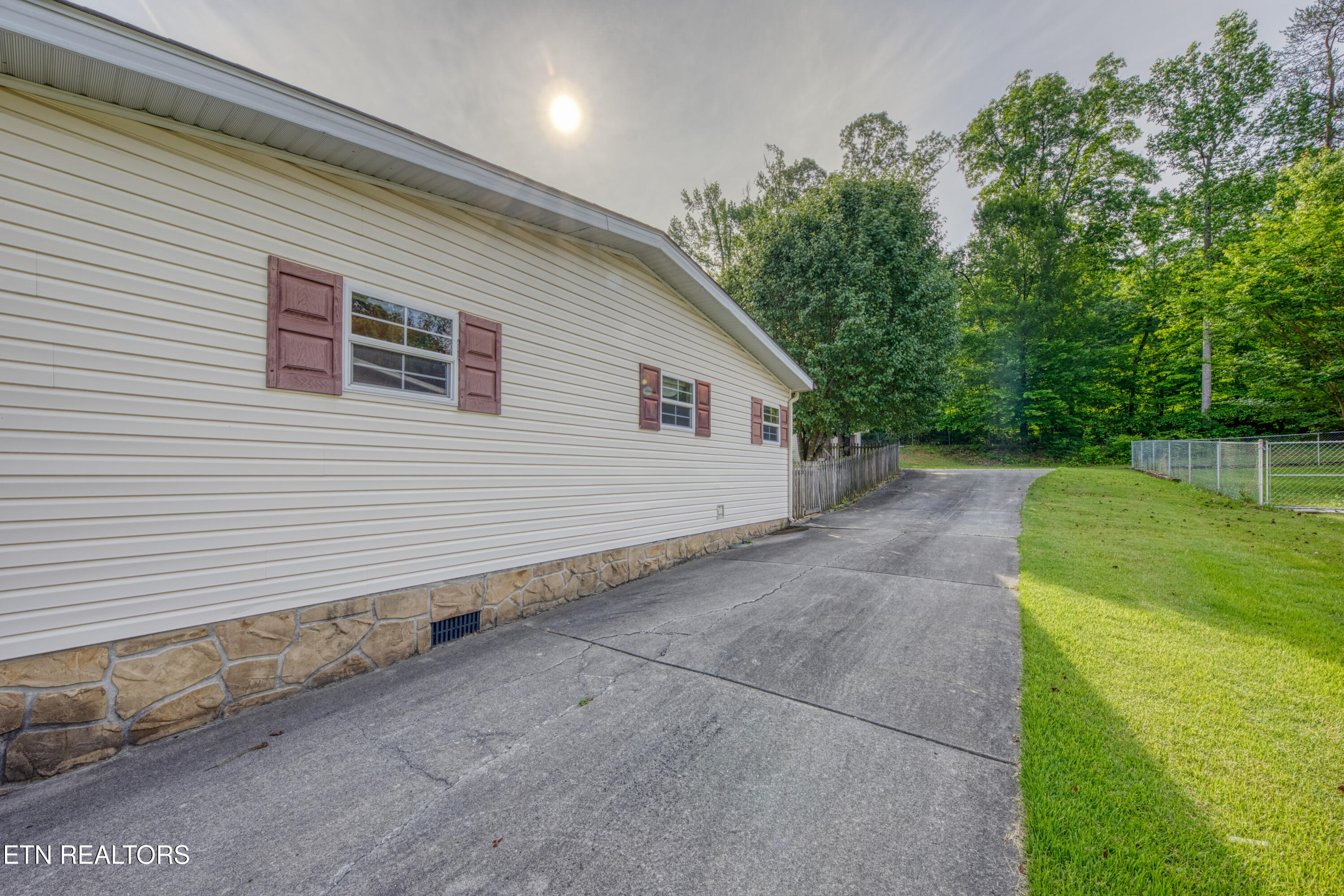 310 Abbott Road Lenoir City TN 37771