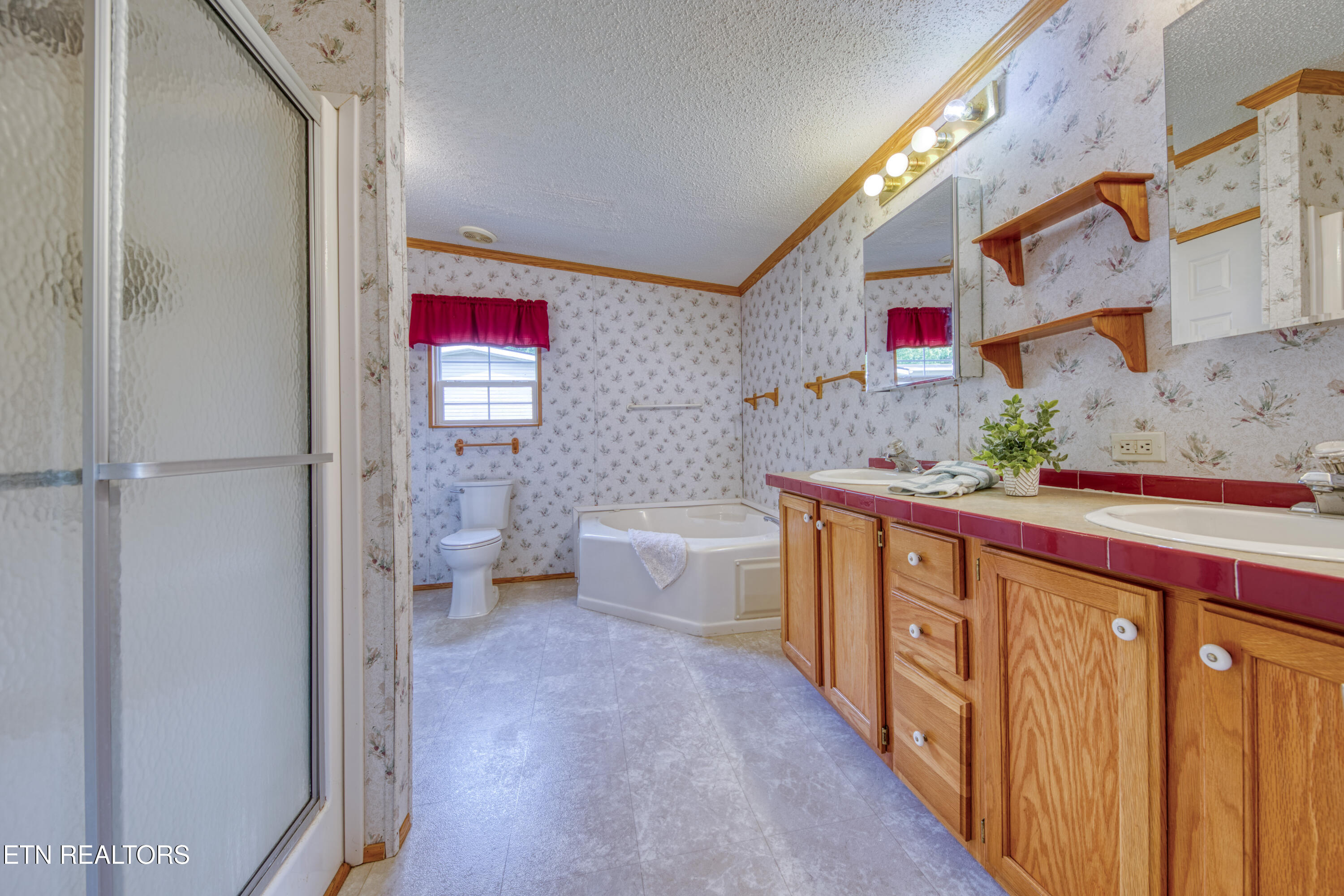 310 Abbott Road Lenoir City TN 37771