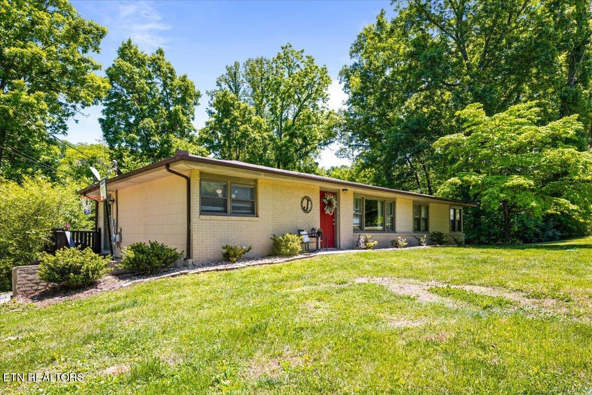 905 Pinecrest Road Jacksboro TN 37757