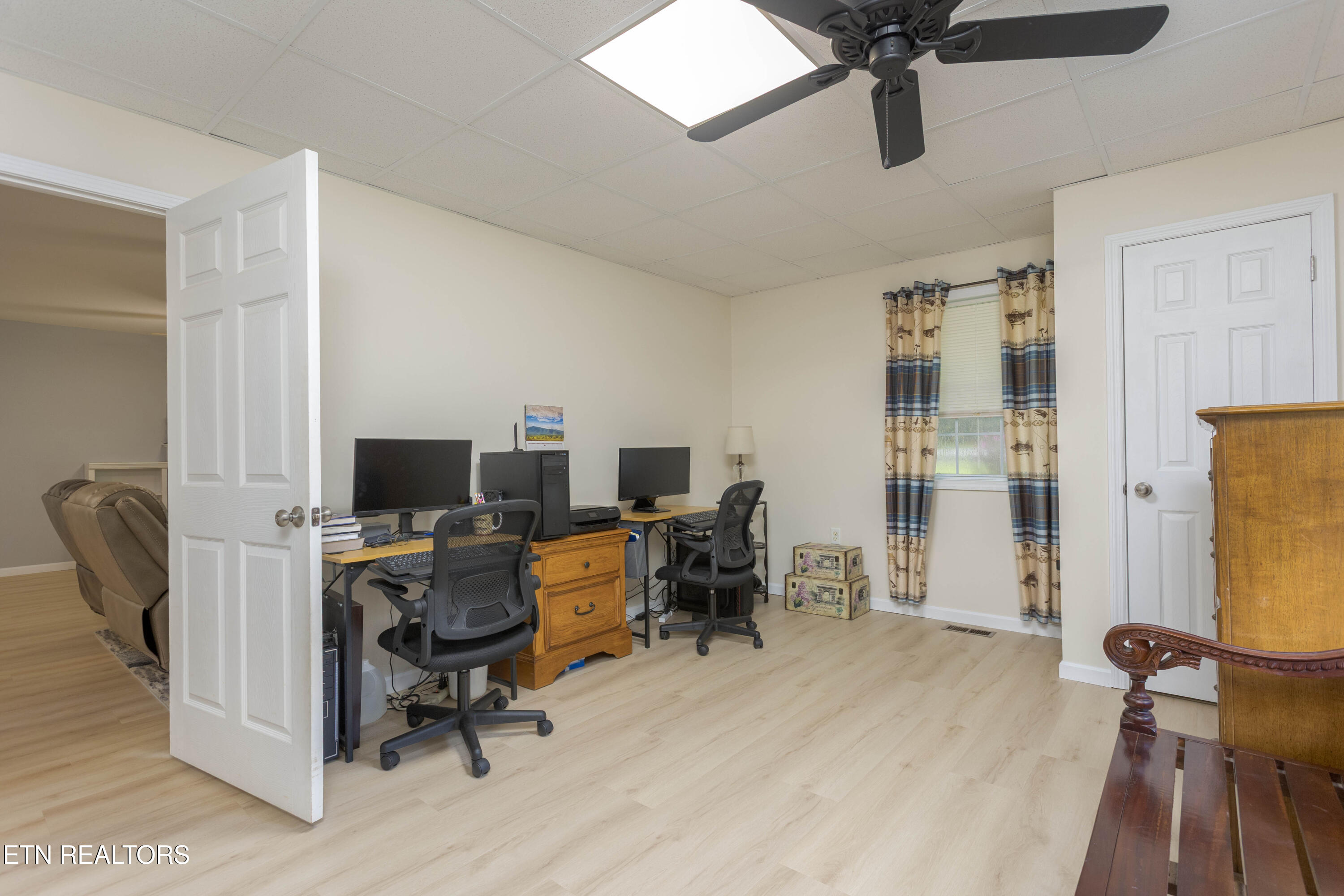 8664 Old Dixie Highway Spring City TN 37381