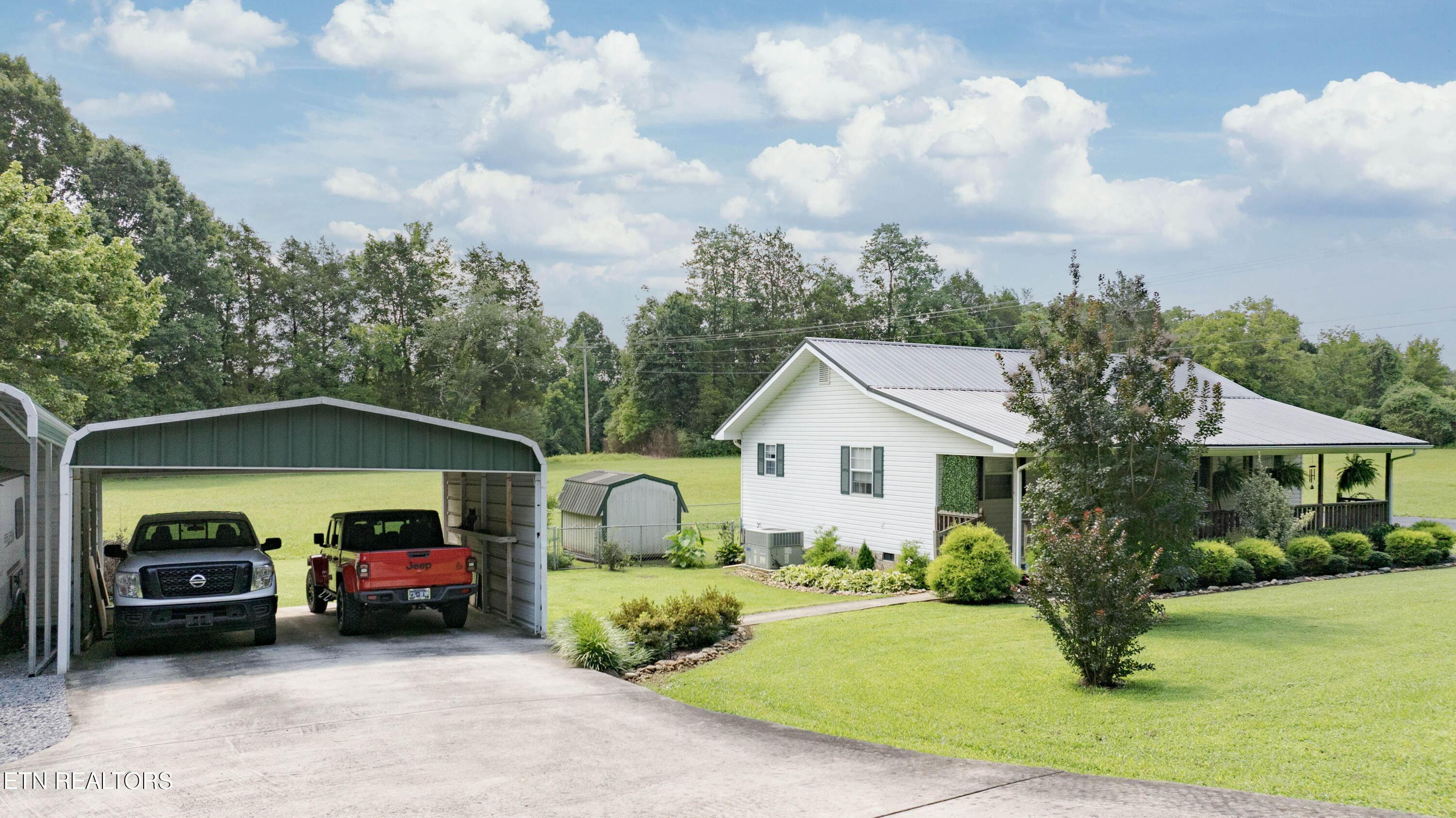 8664 Old Dixie Highway Spring City TN 37381